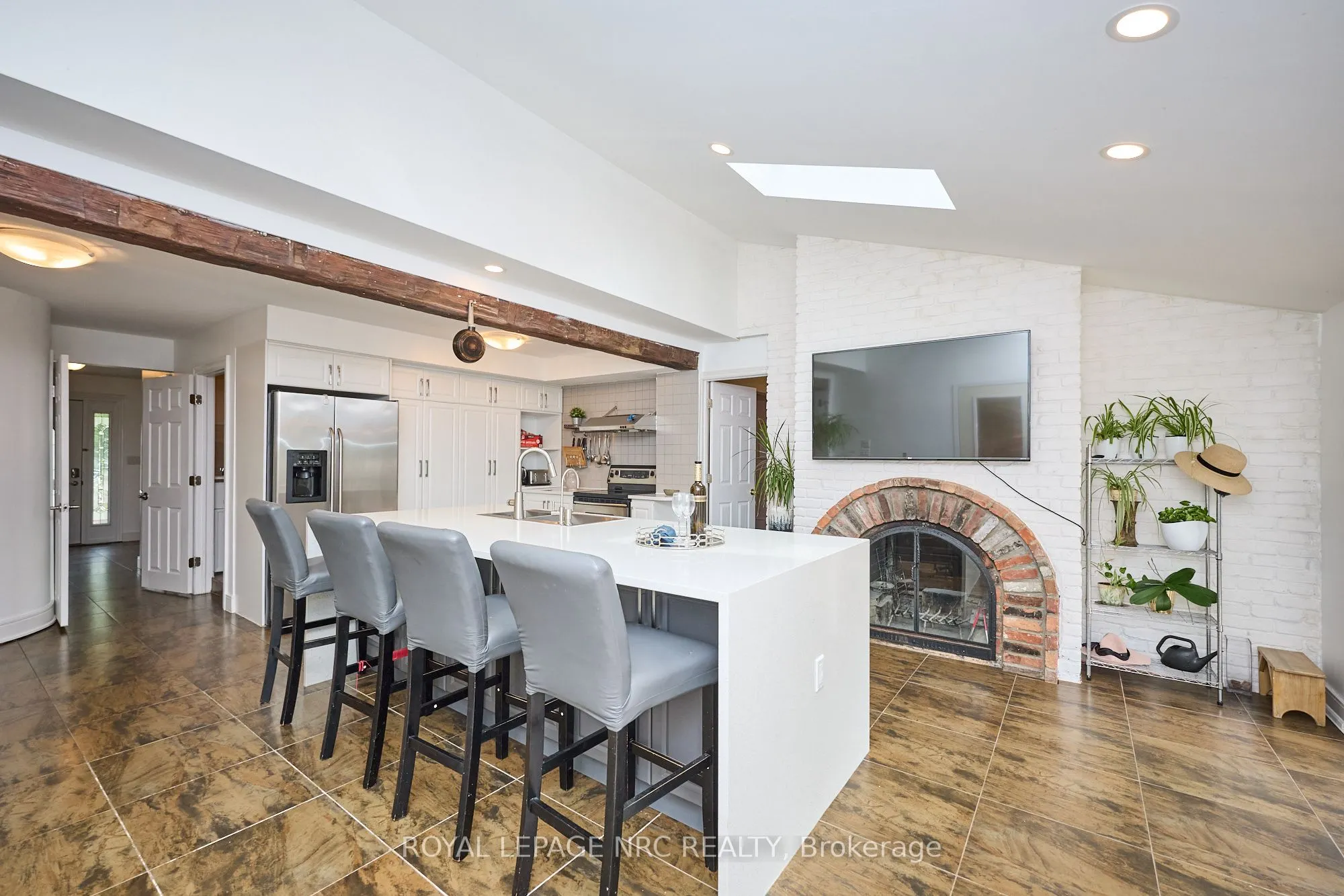 46 Adelene Crescent