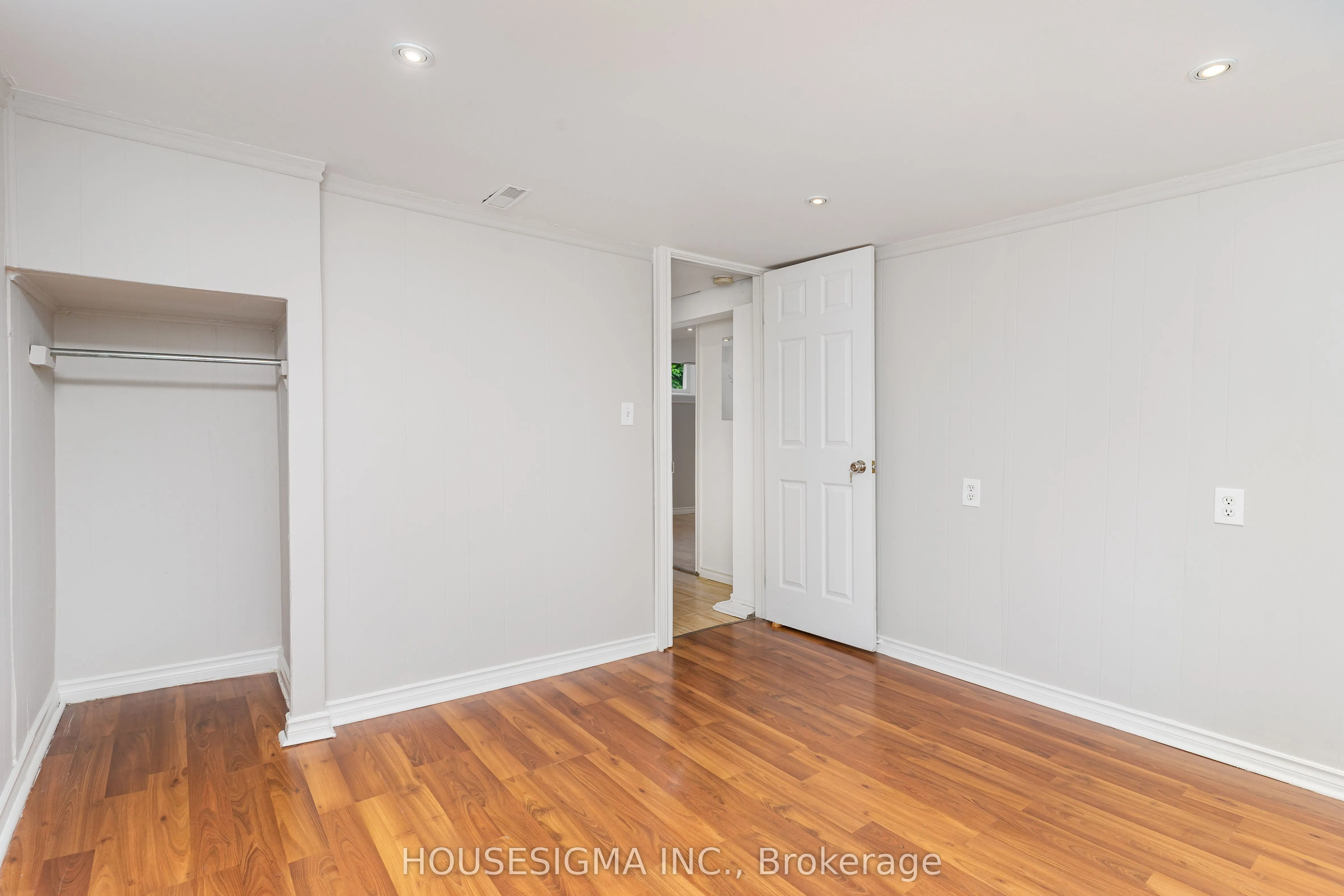 225 Bowman Street