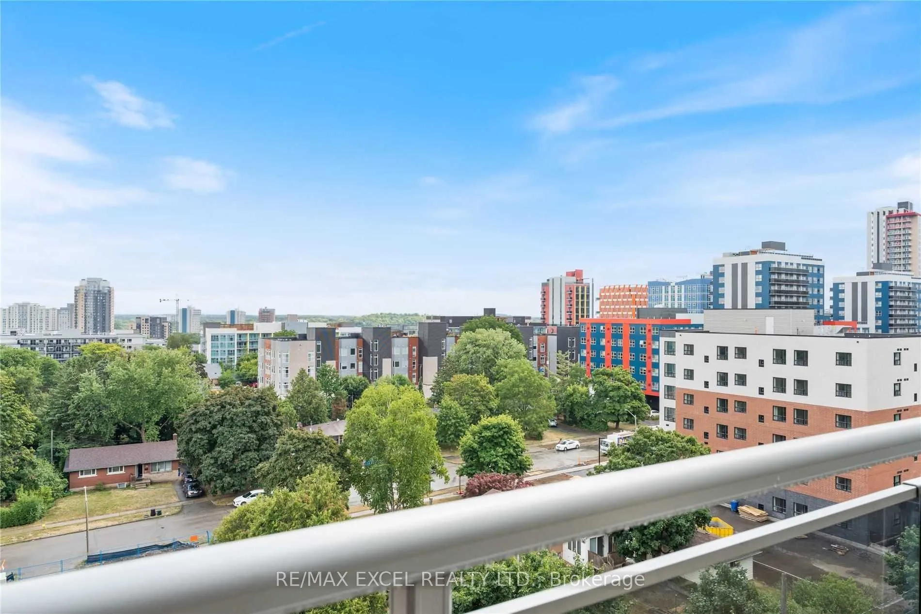 280 Lester Street, #821