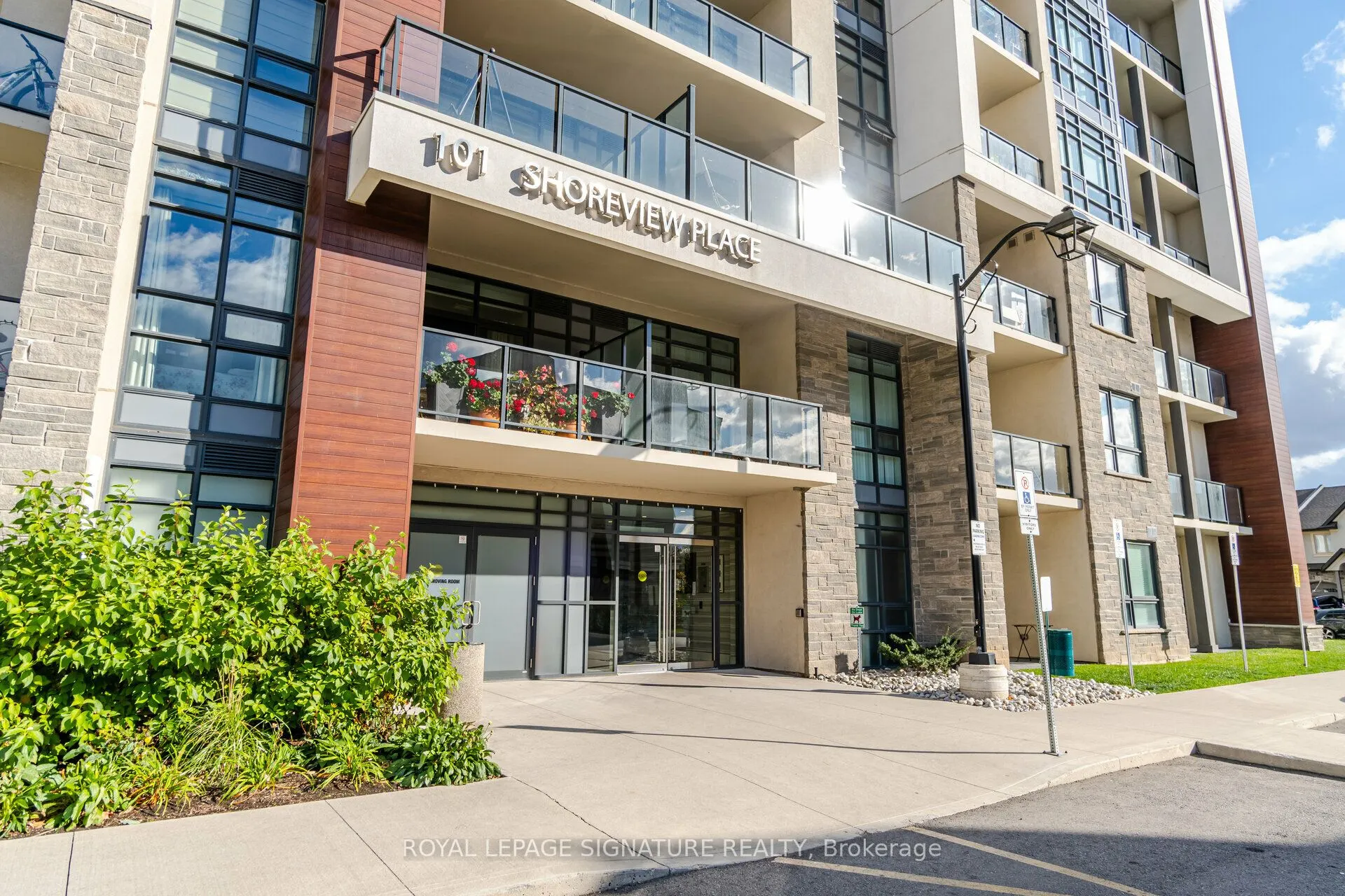 101 Shoreview Place, #617