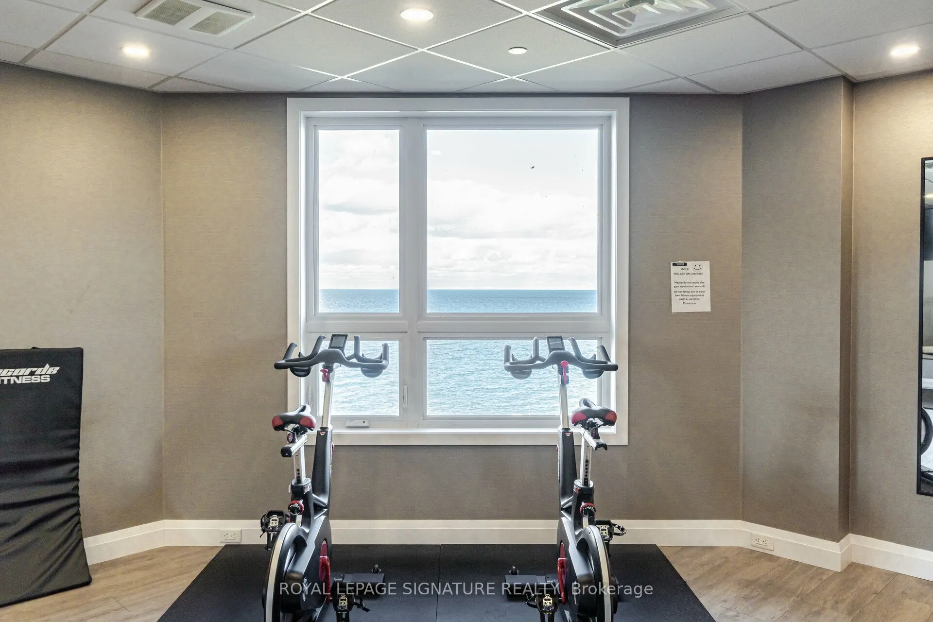 101 Shoreview Place, #617
