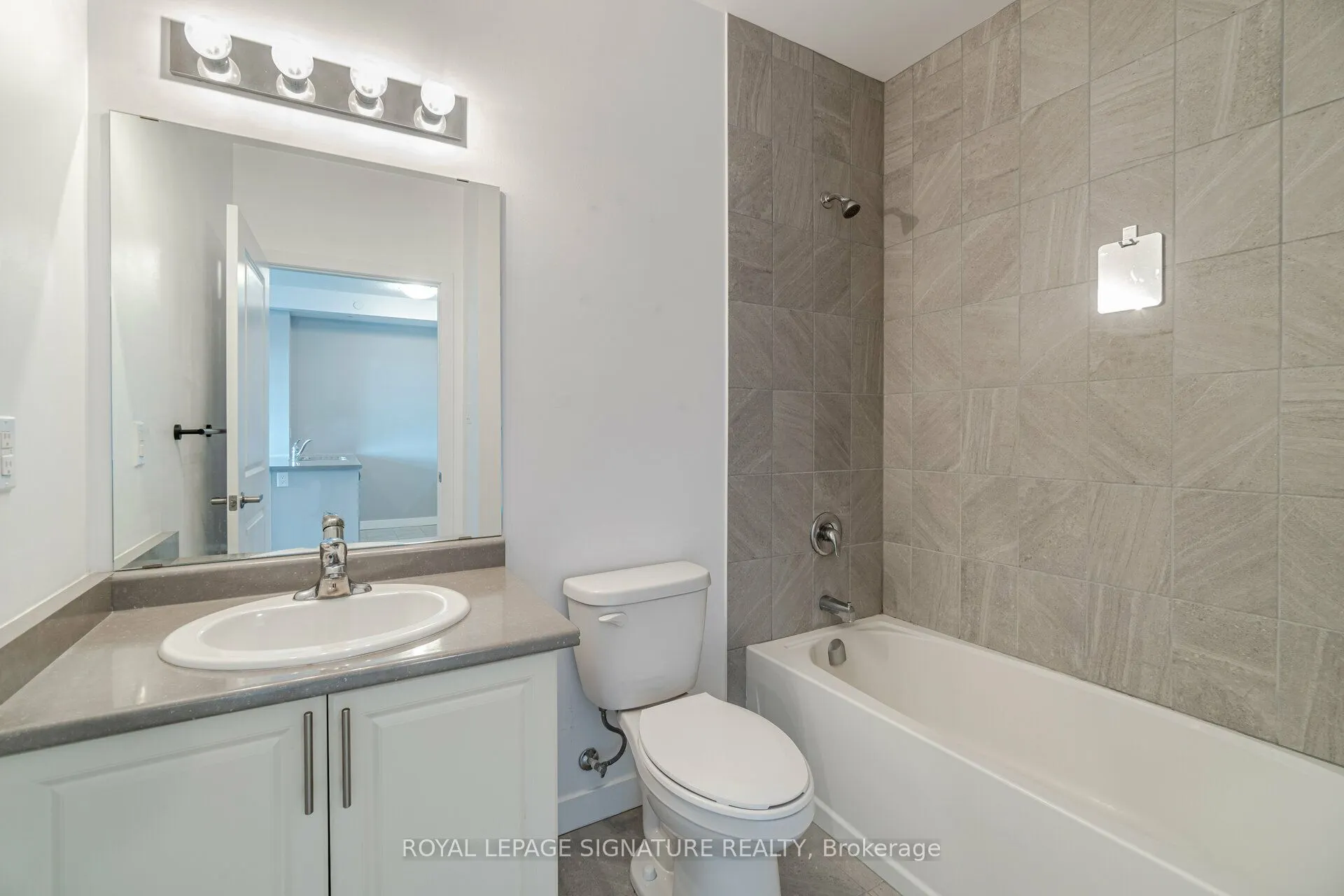 101 Shoreview Place, #617