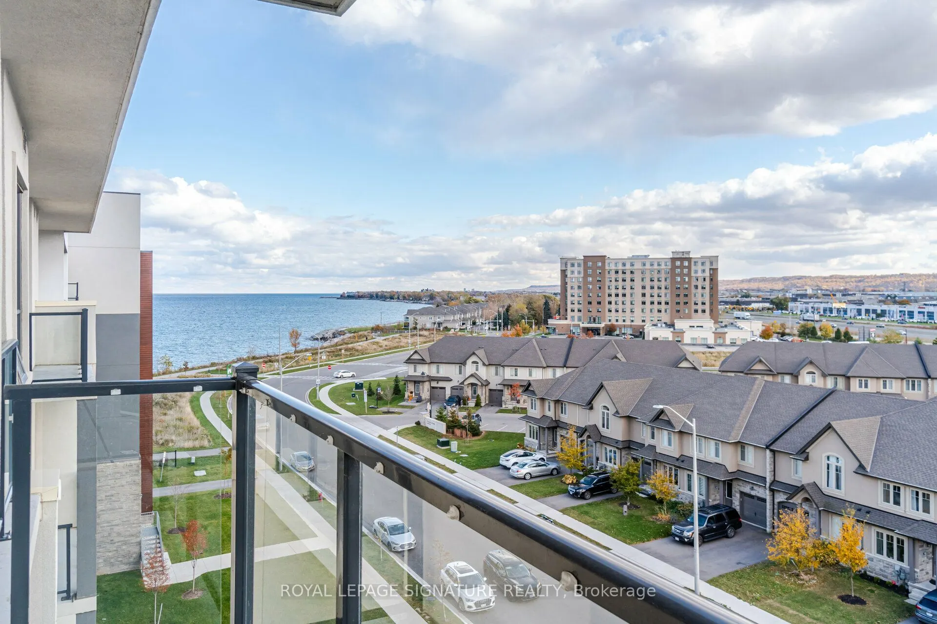 101 Shoreview Place, #617