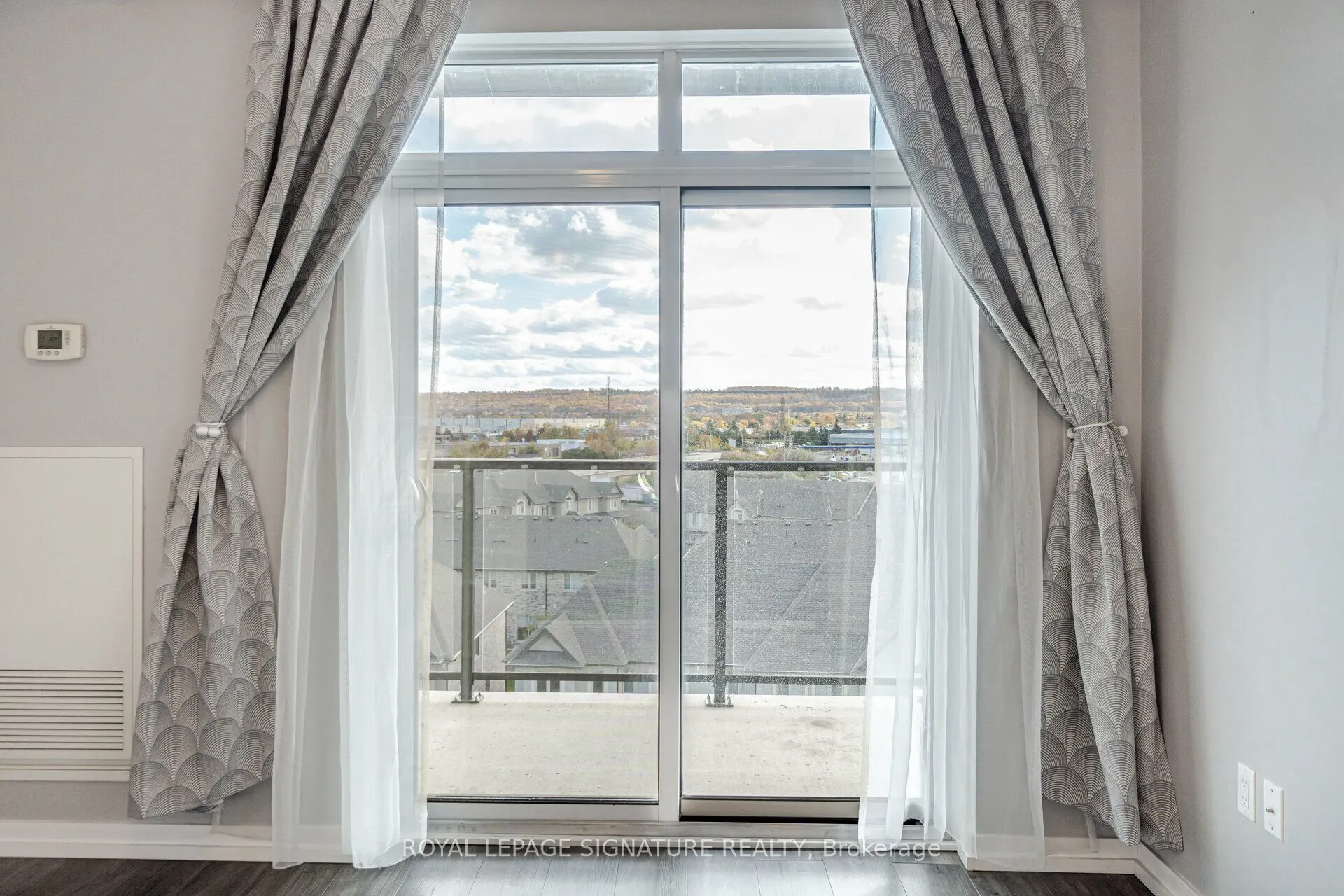 101 Shoreview Place, #617