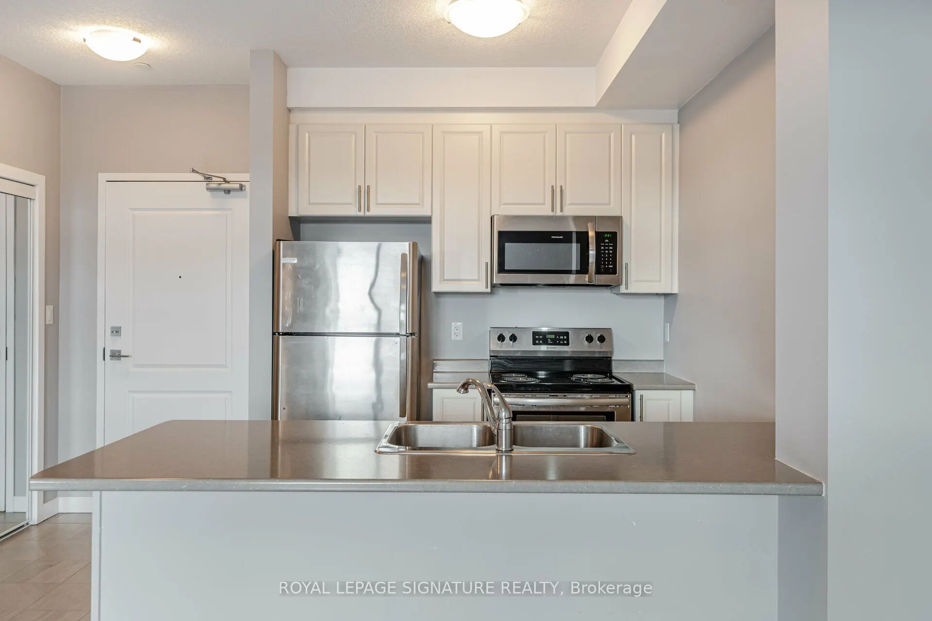 101 Shoreview Place, #617