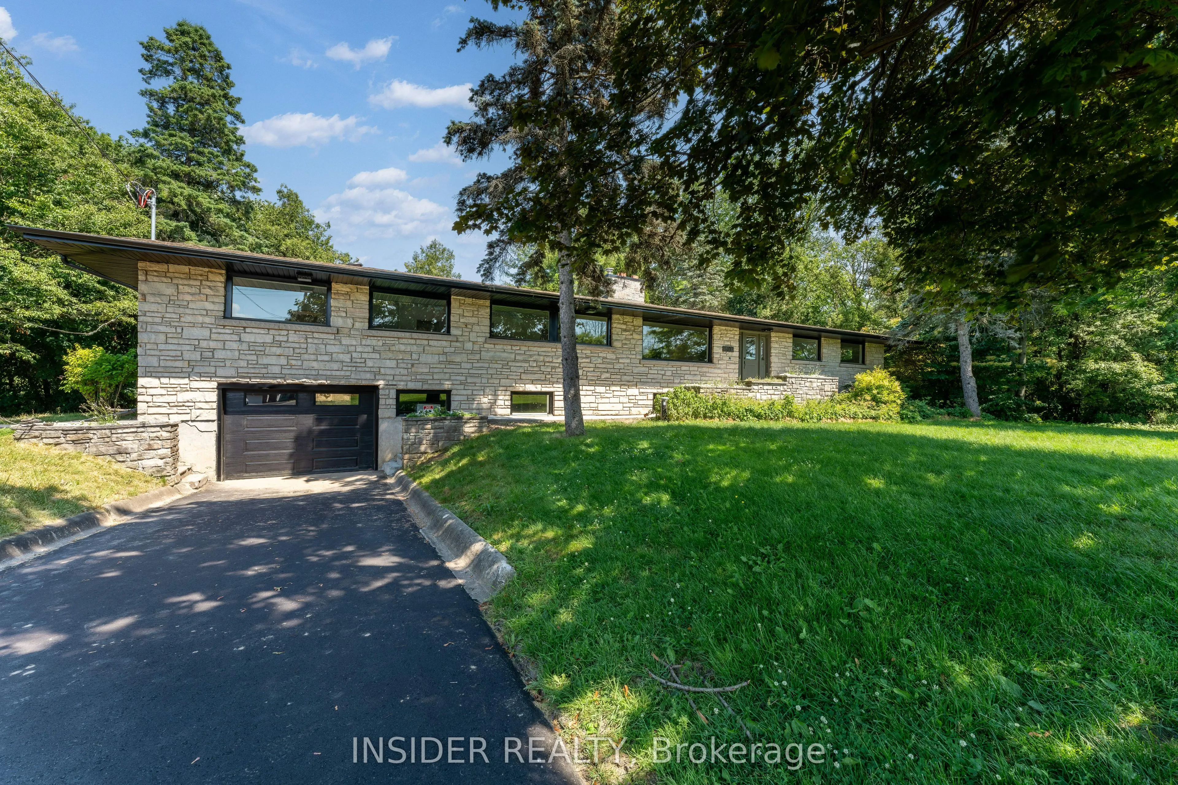 1802 Sydenham Road