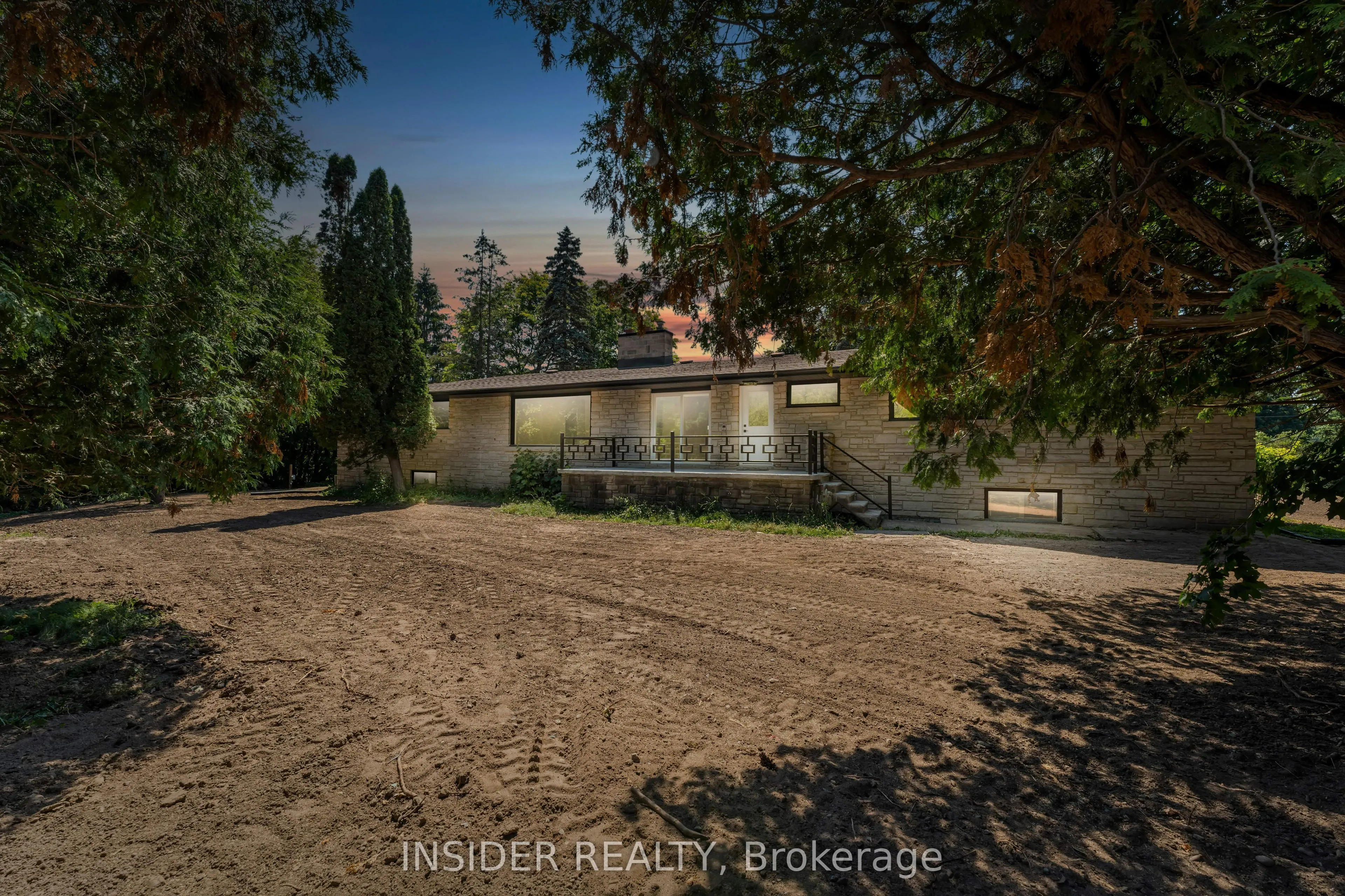 1802 Sydenham Road