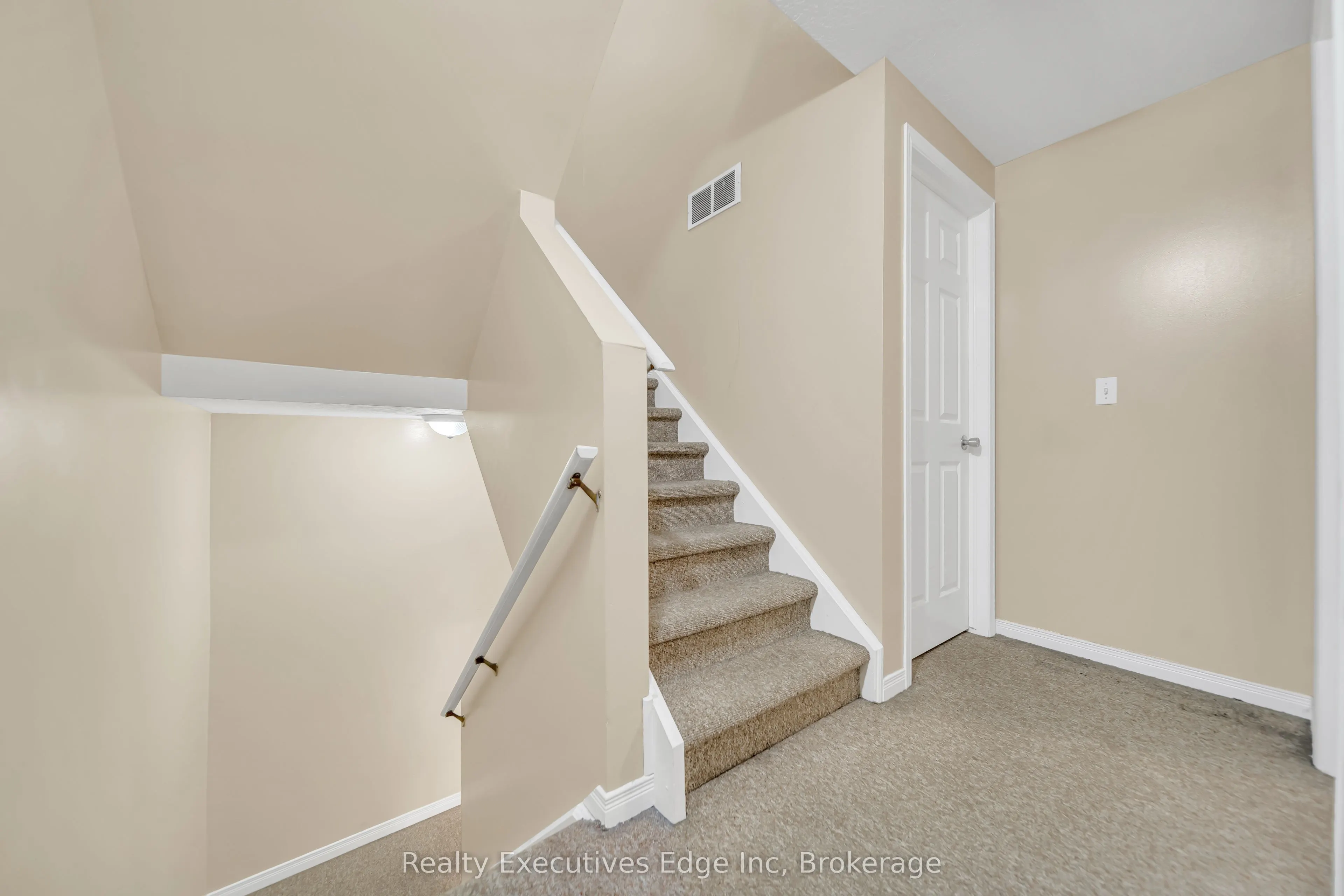 142 York Road, #5