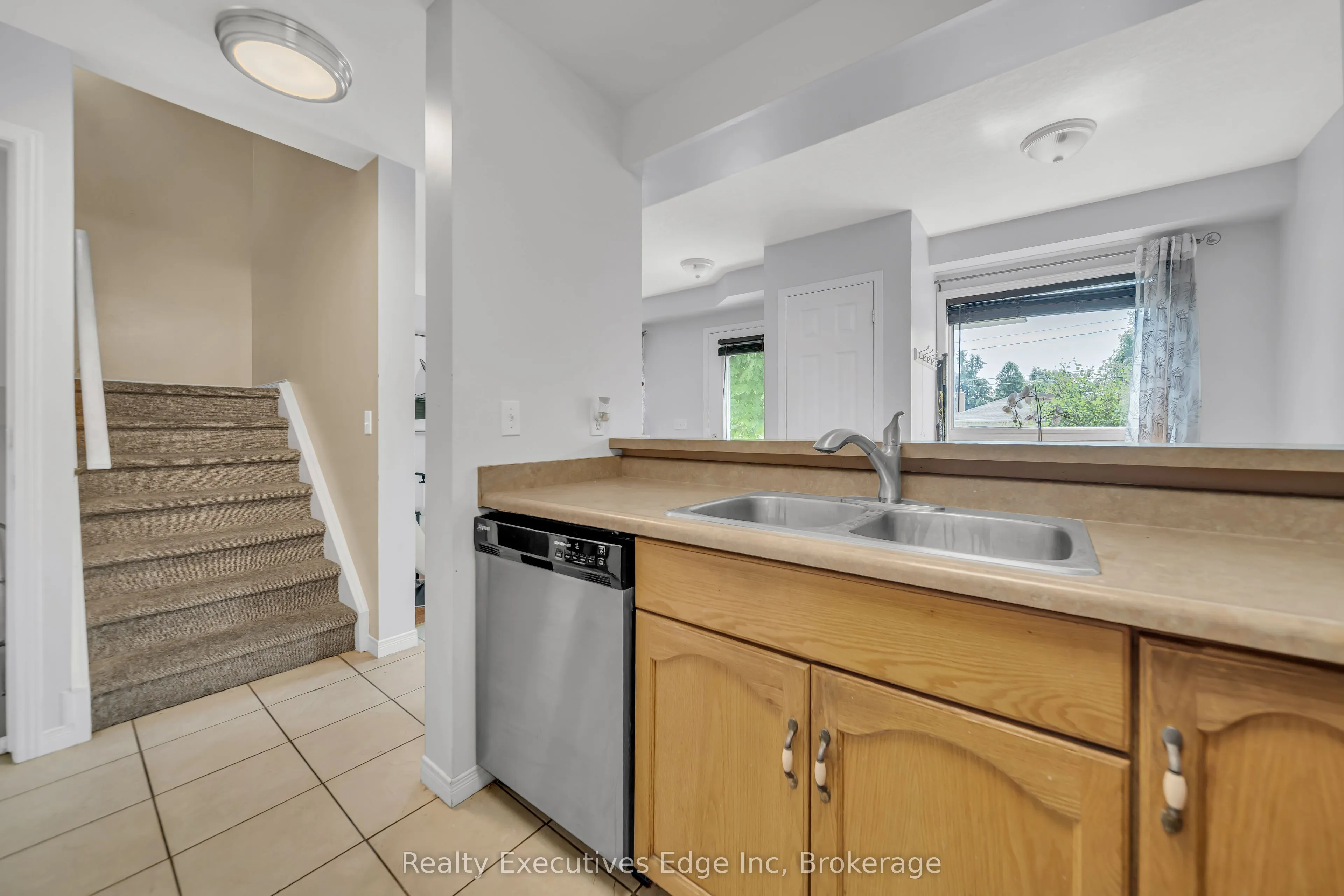 142 York Road, #5