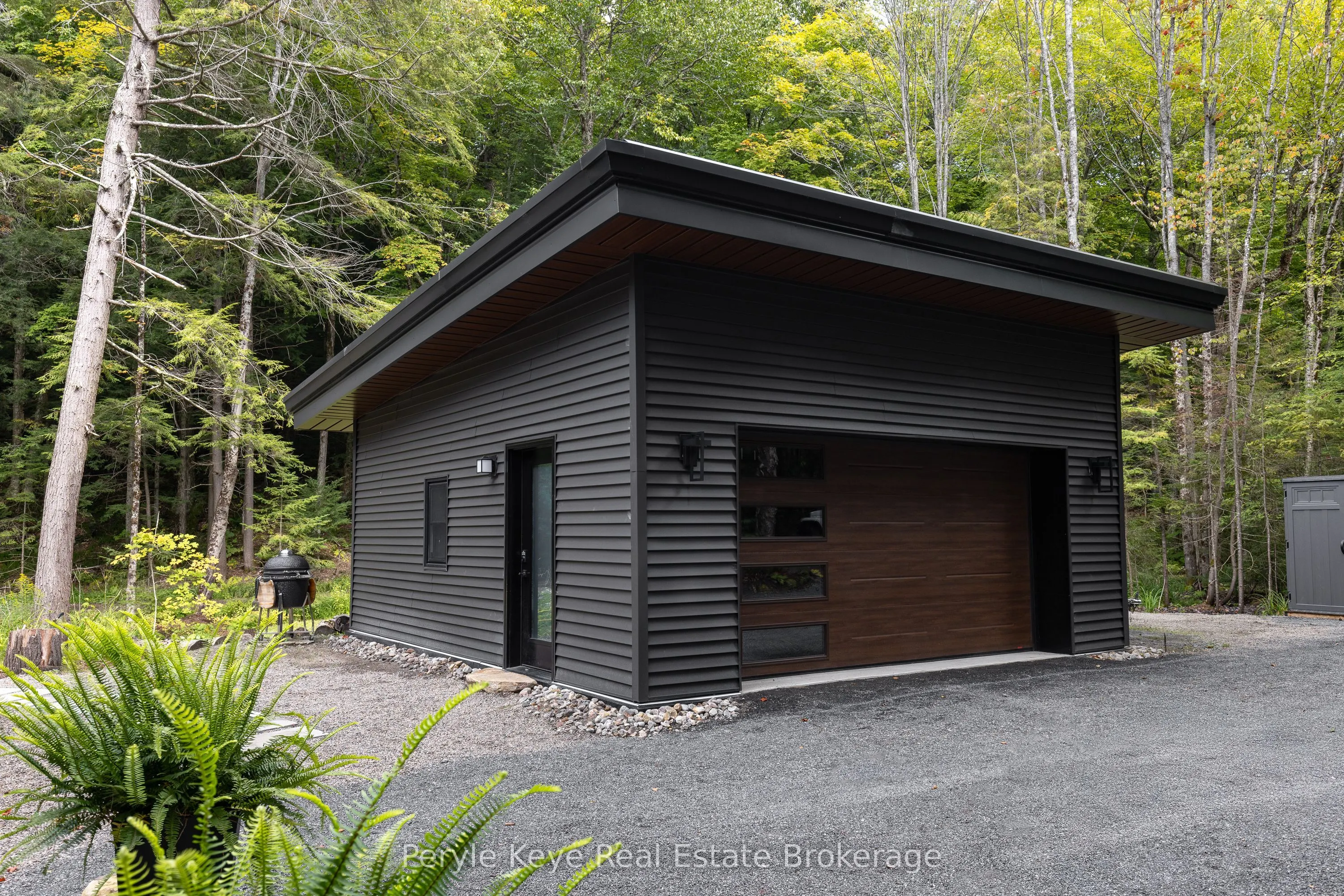 1-1387 Oxbow Lake Road