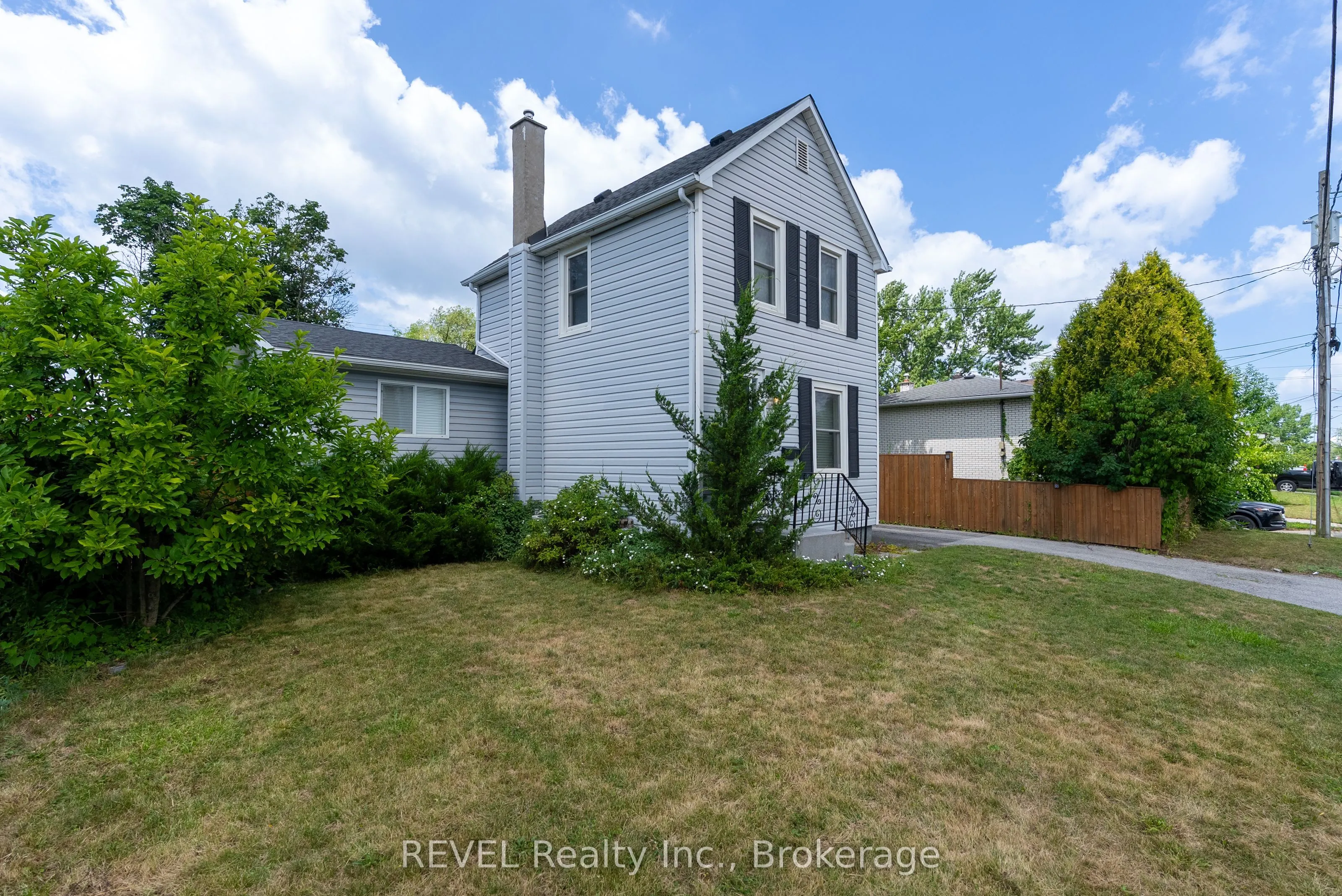 650 Deere Street