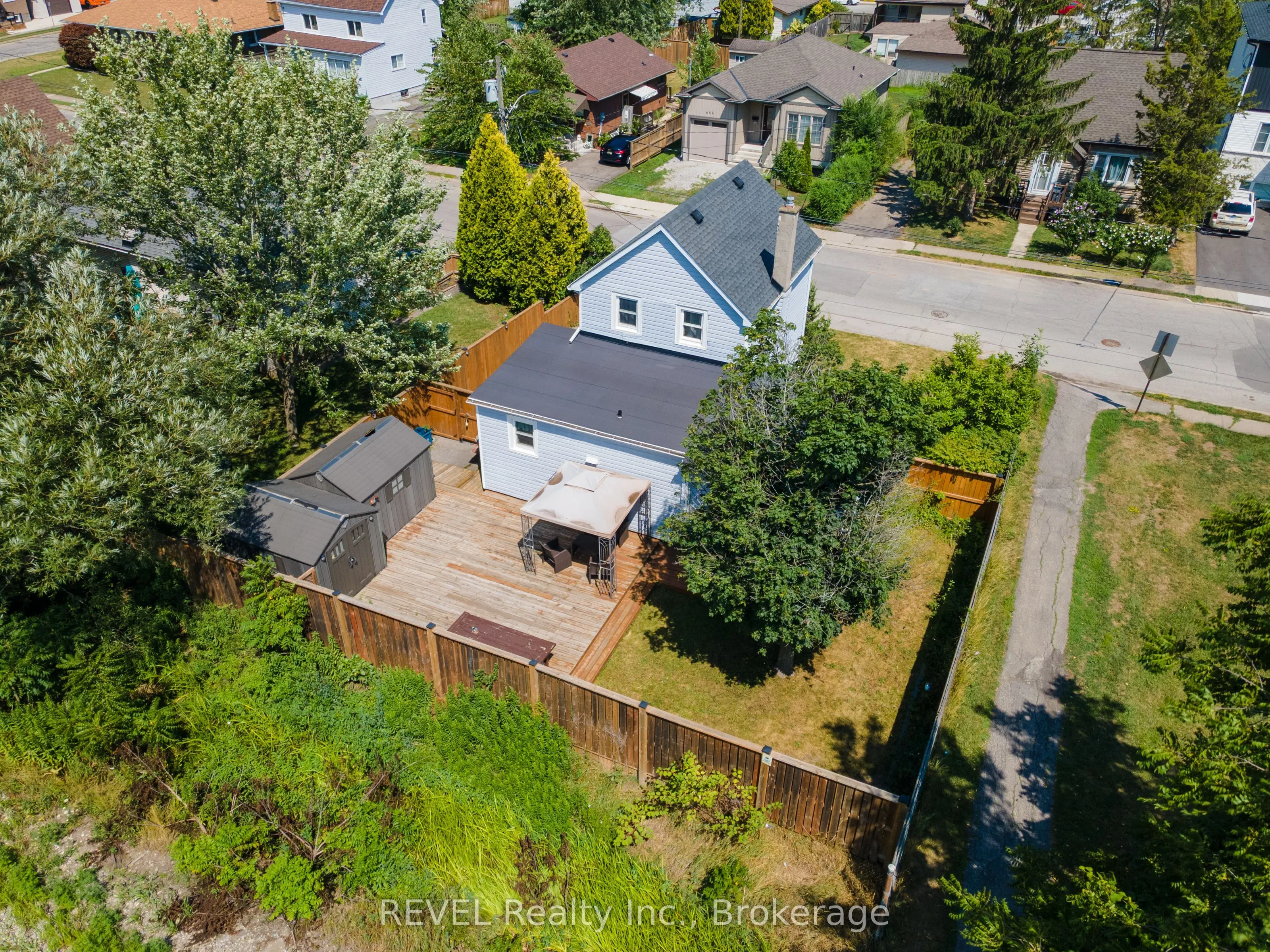 650 Deere Street