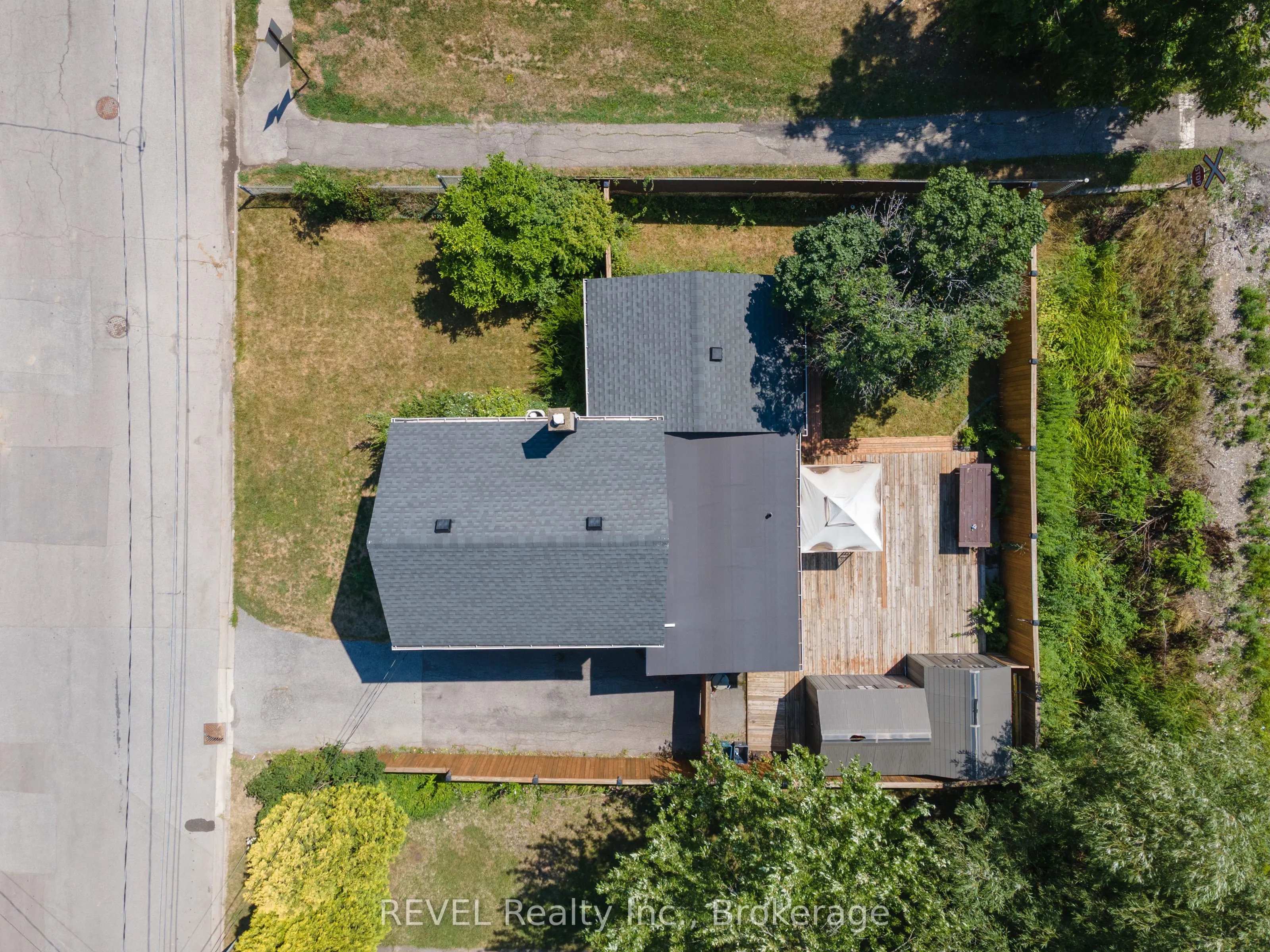 650 Deere Street