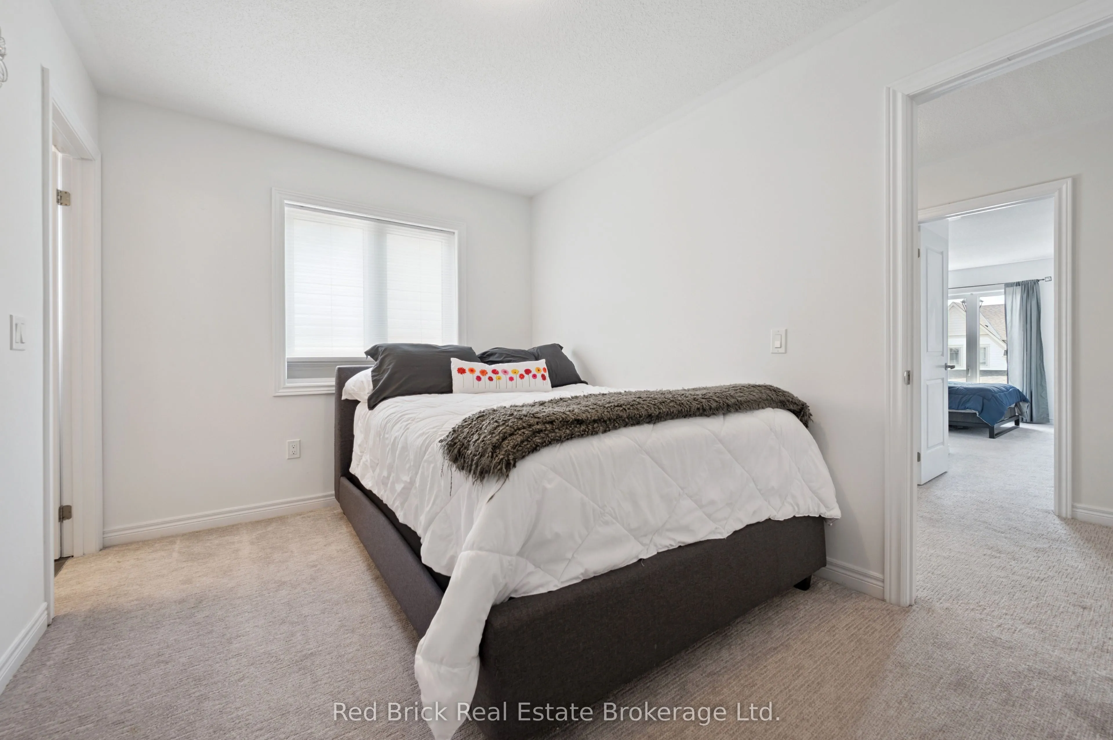 71 Harpin Way W
