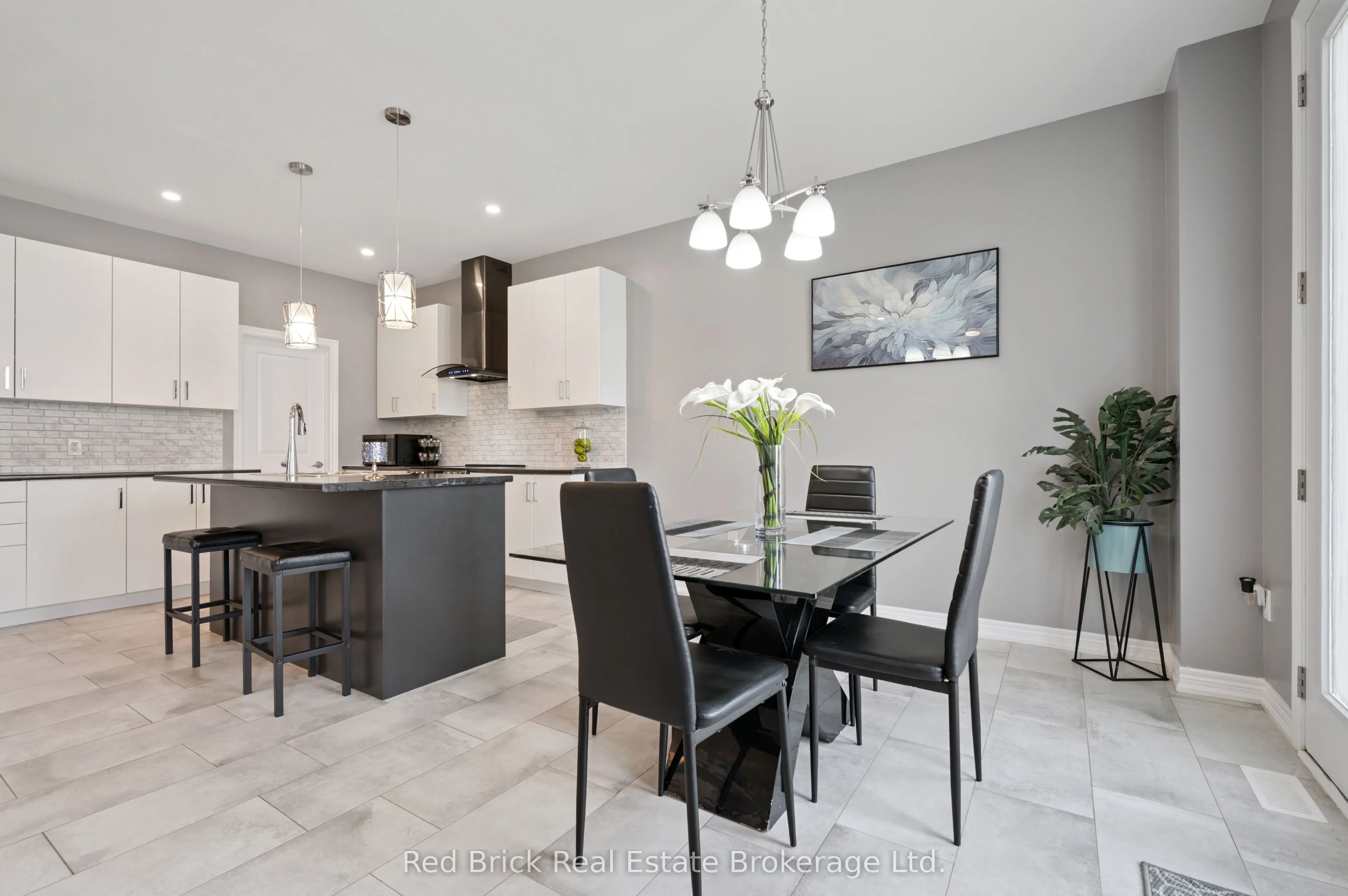 71 Harpin Way W