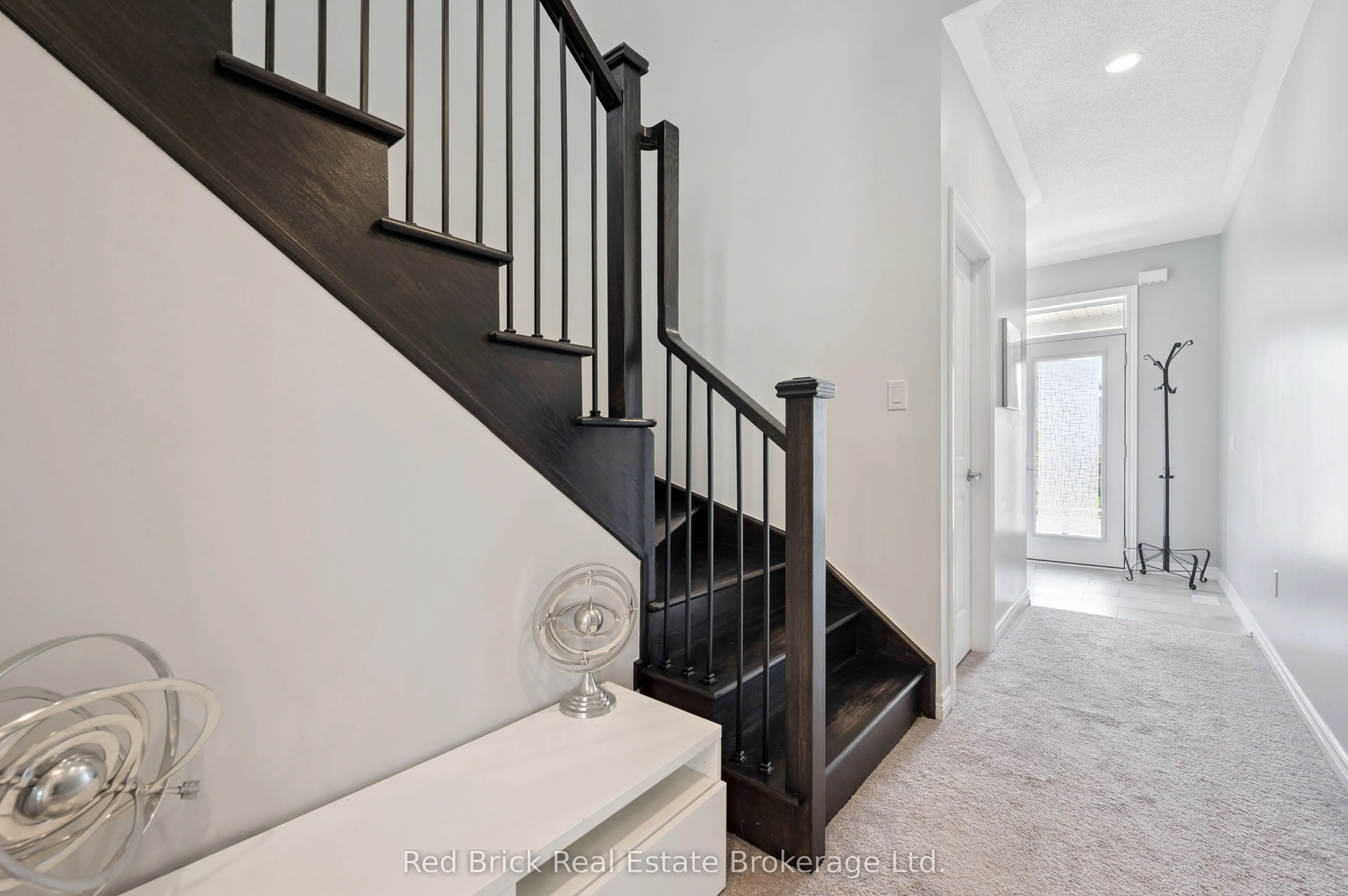 71 Harpin Way W