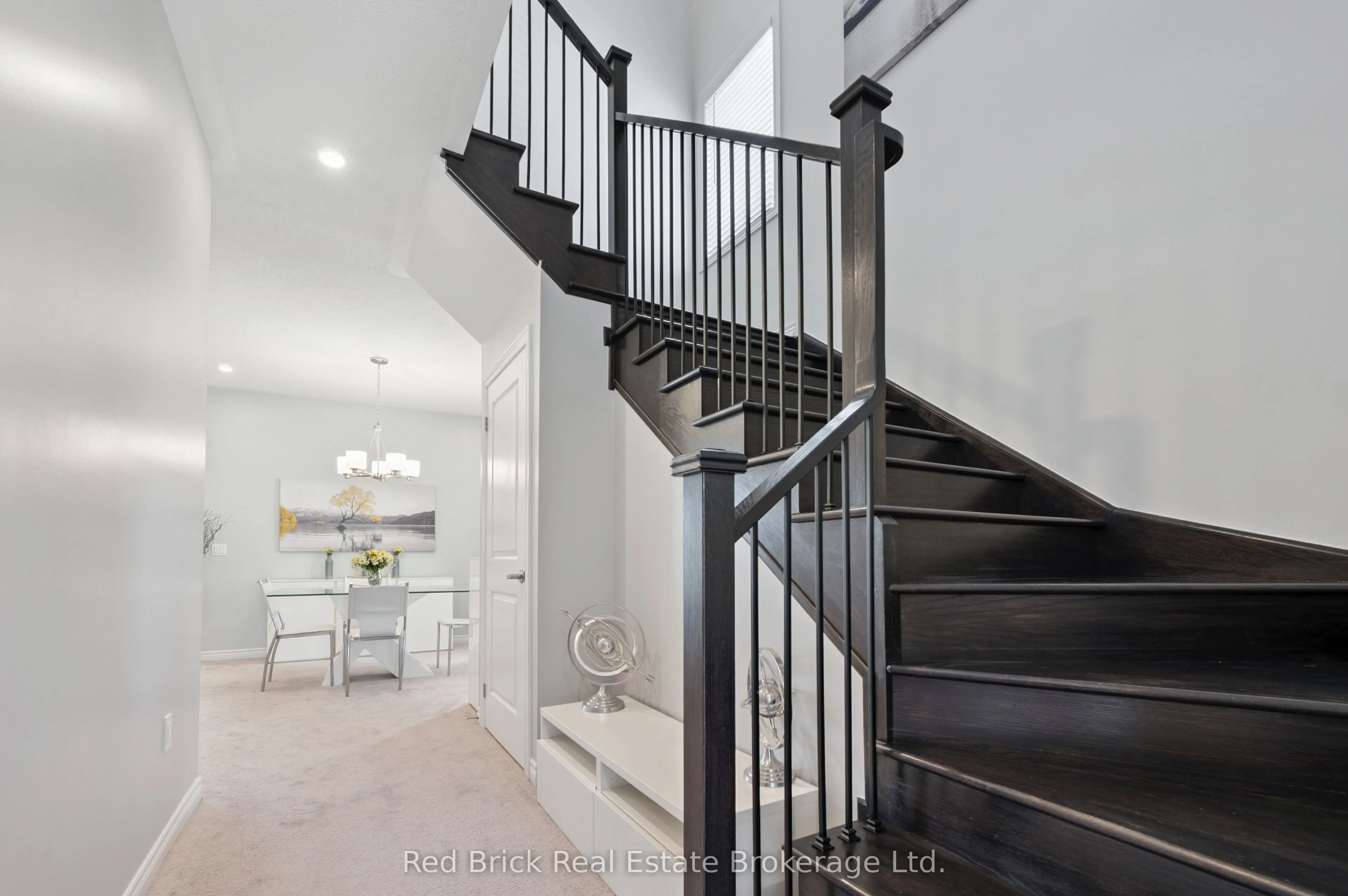 71 Harpin Way W