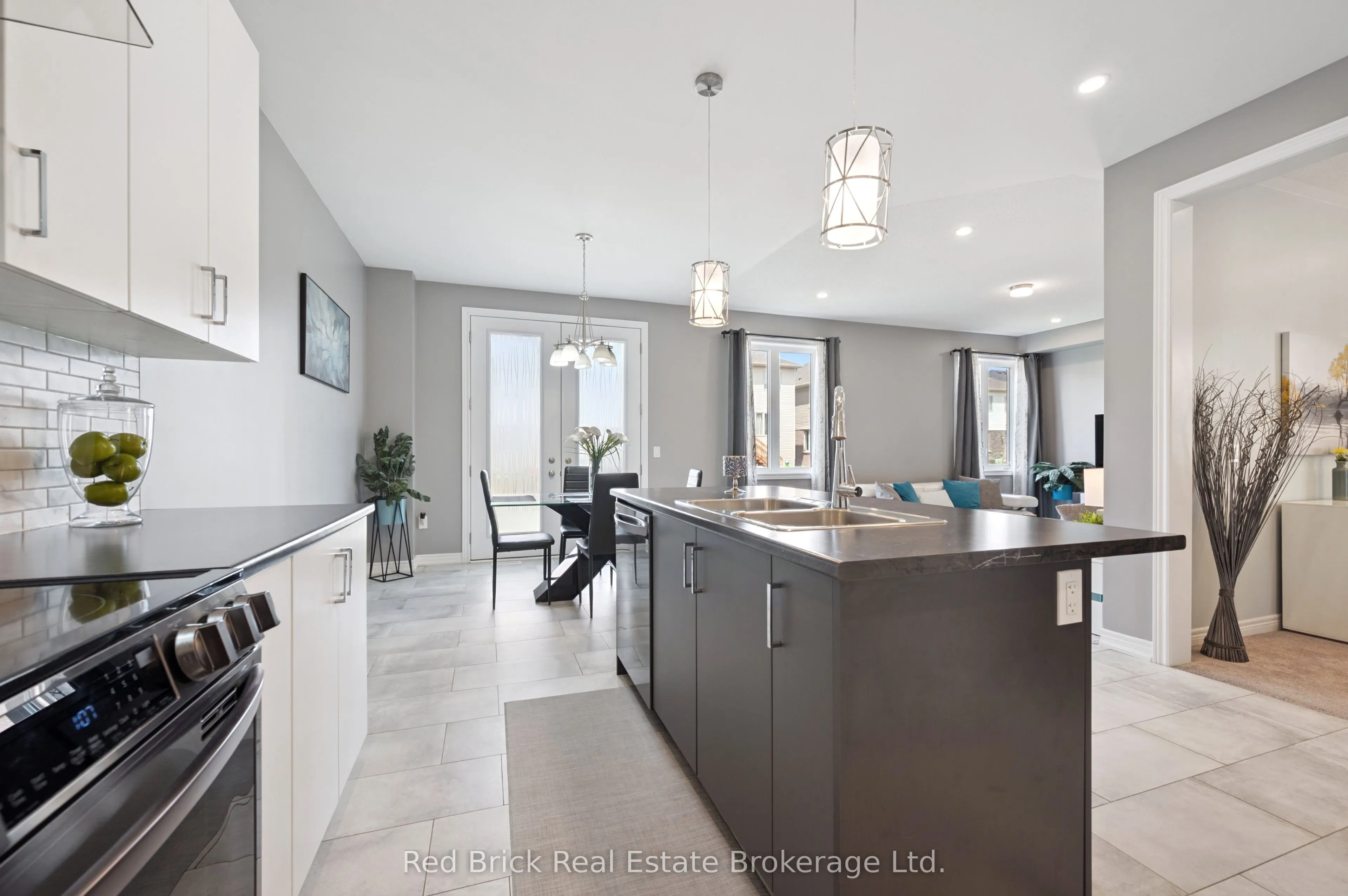 71 Harpin Way W