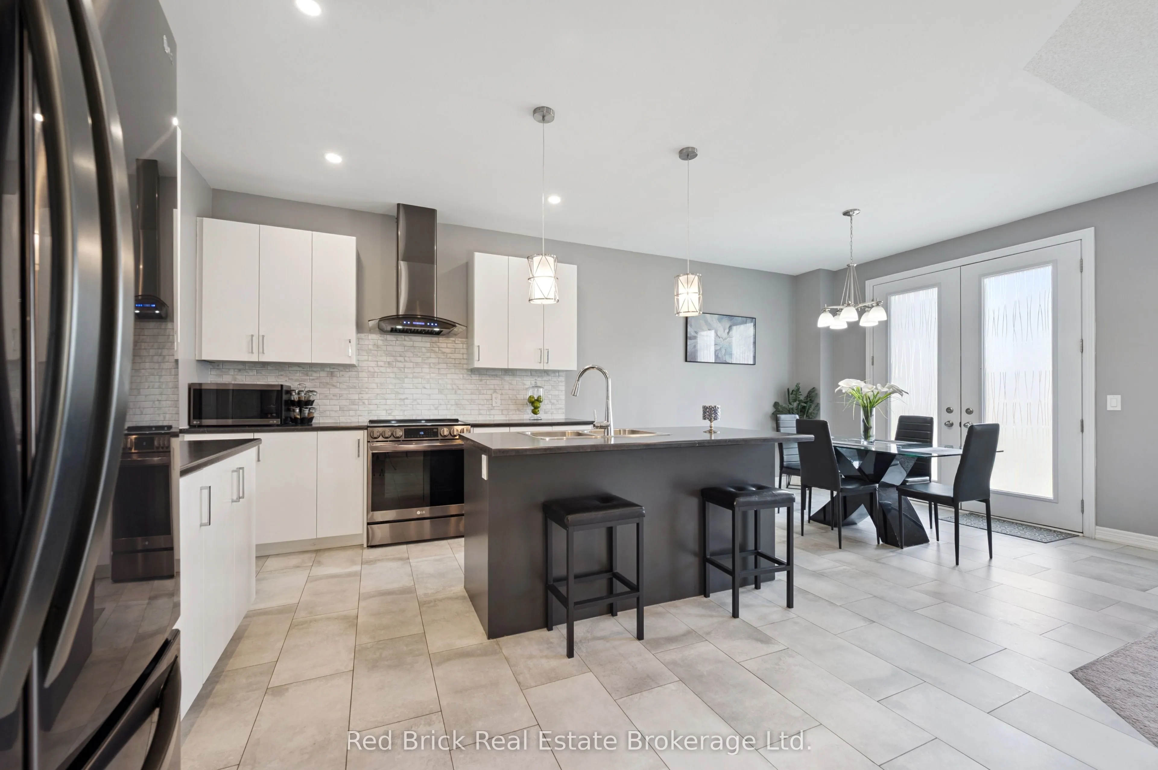 71 Harpin Way W