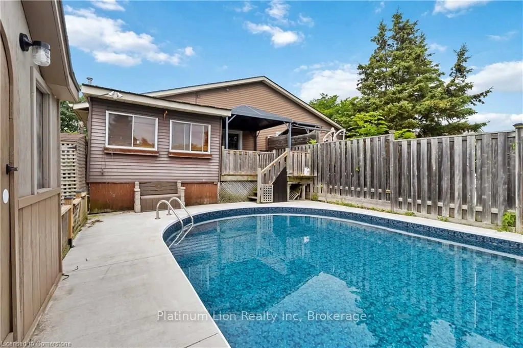 6 Equestrian Court