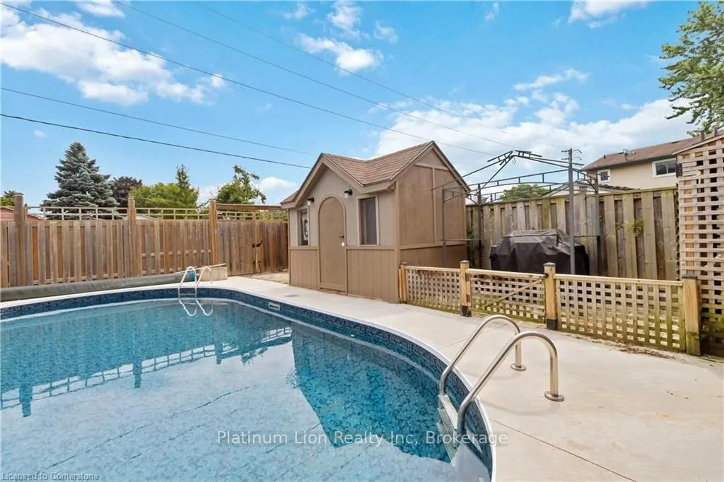 6 Equestrian Court