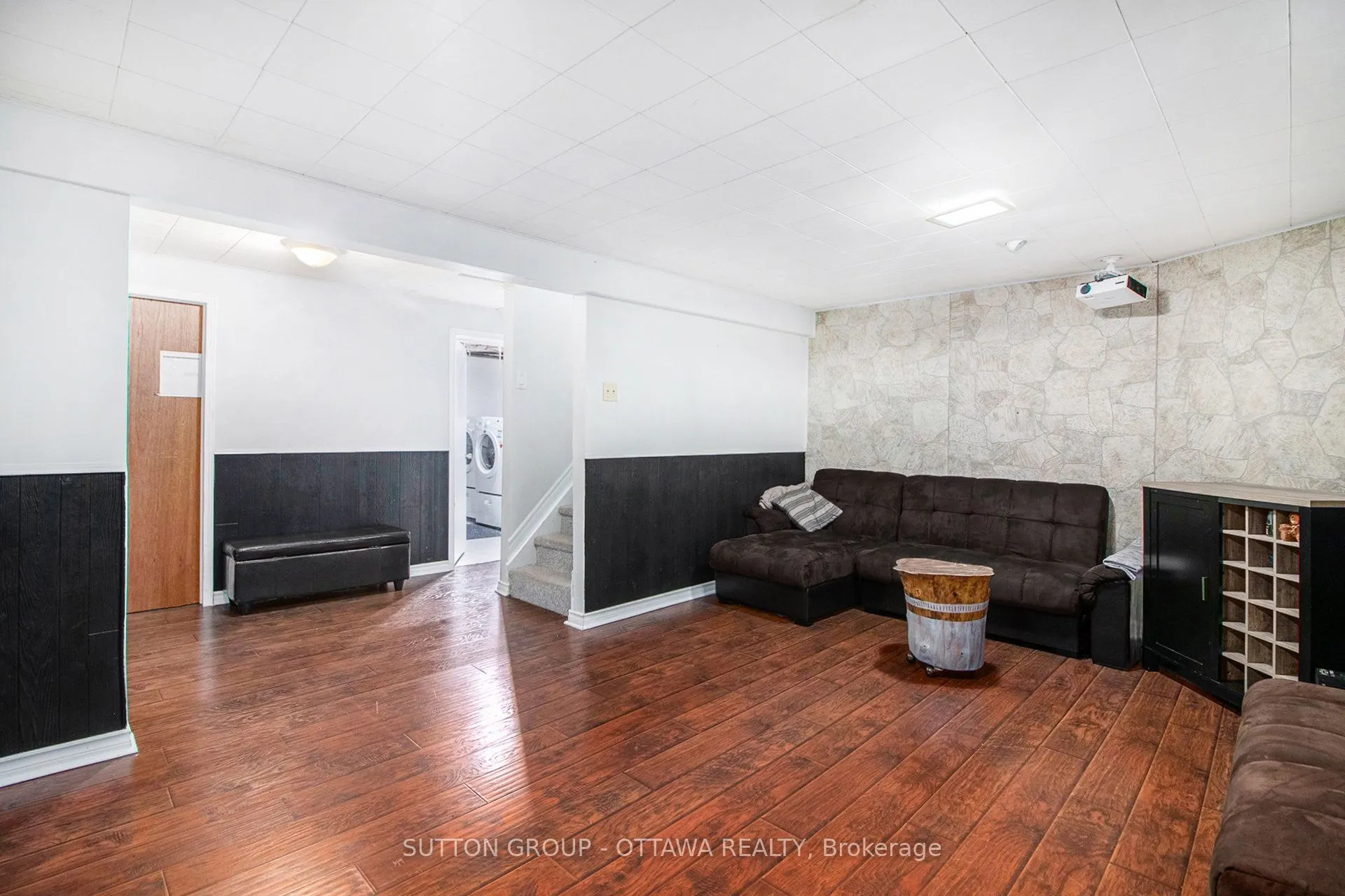 848 BORLAND Drive