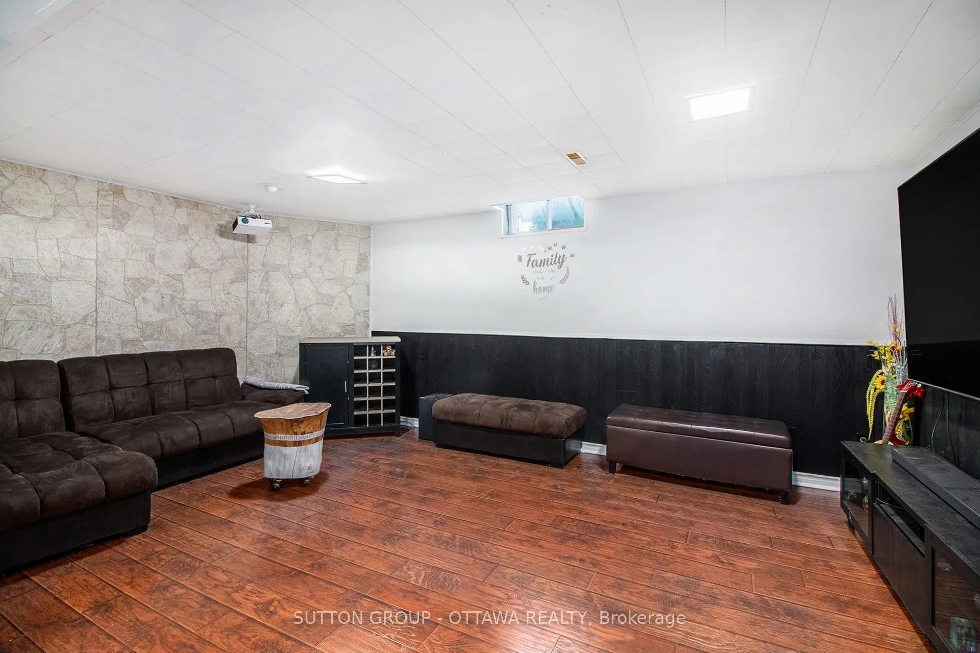 848 BORLAND Drive