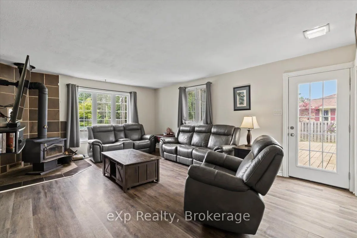 496 Main Street E