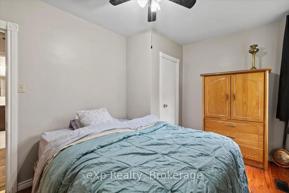 496 Main Street E