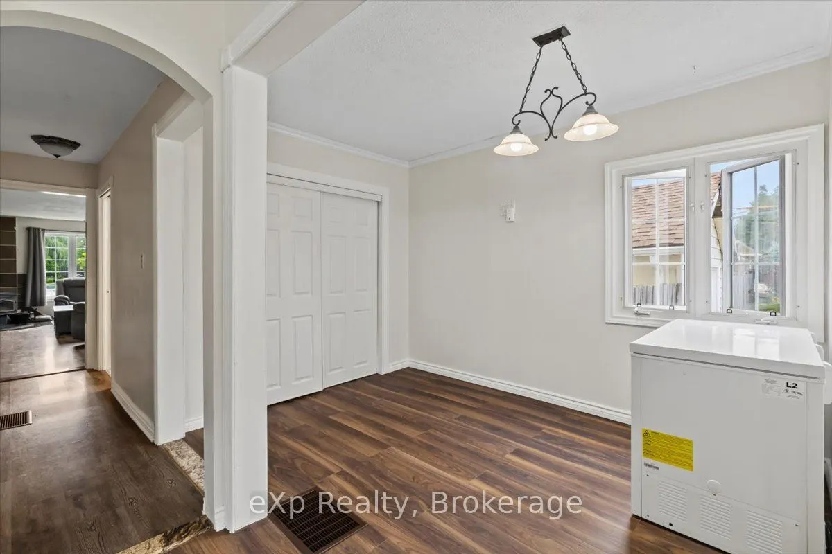 496 Main Street E