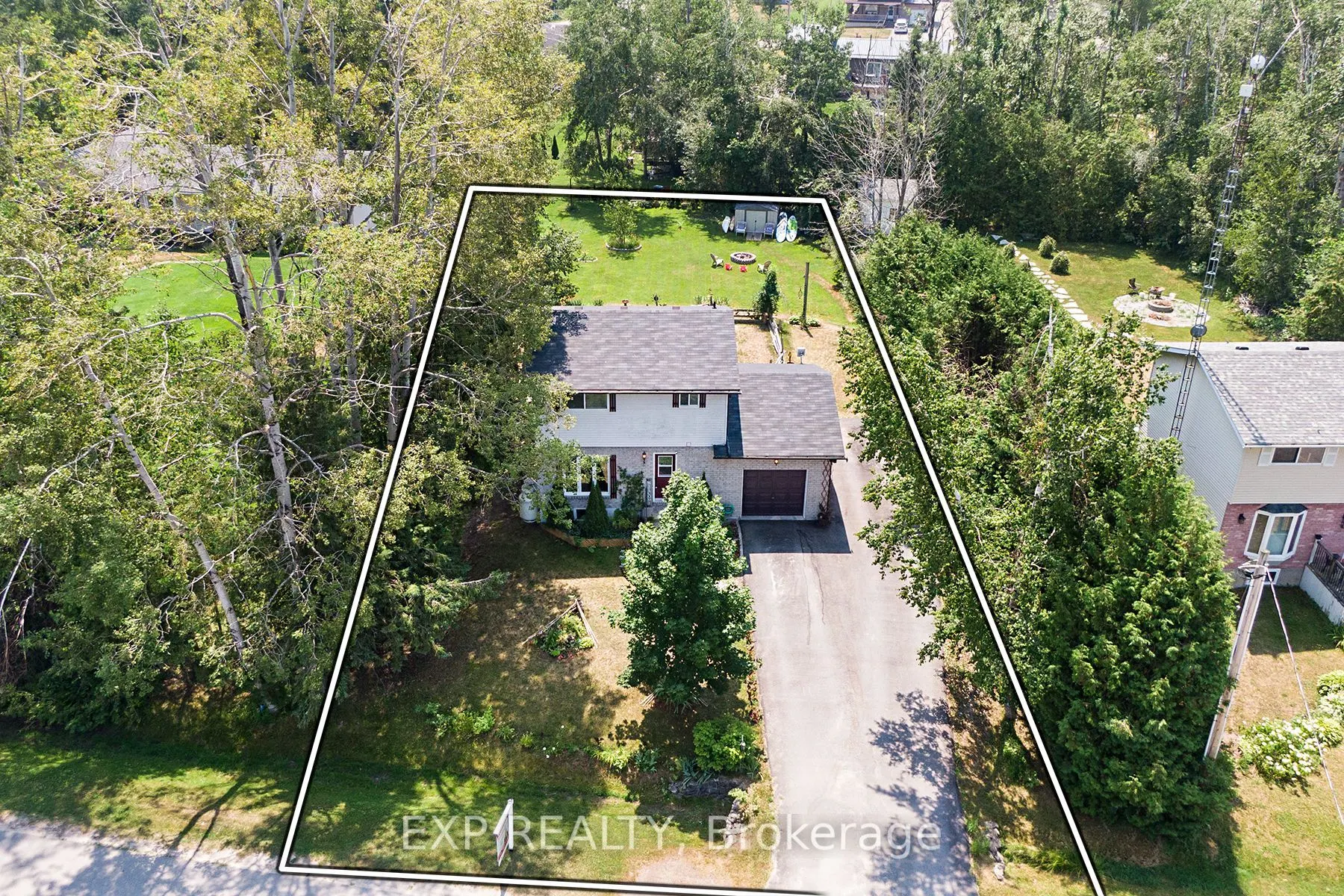 8 Pinewood Boulevard