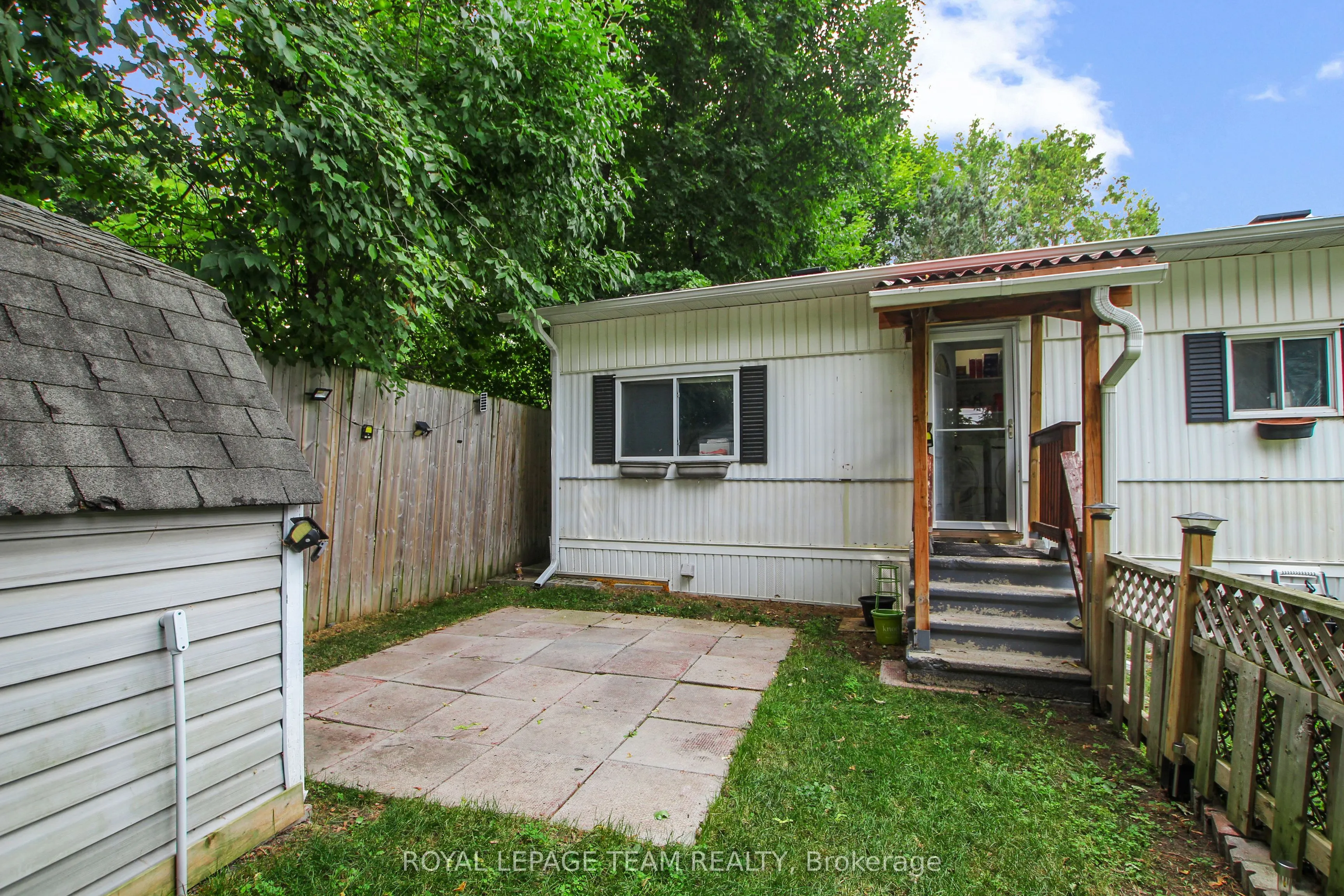 7 Rowan Road