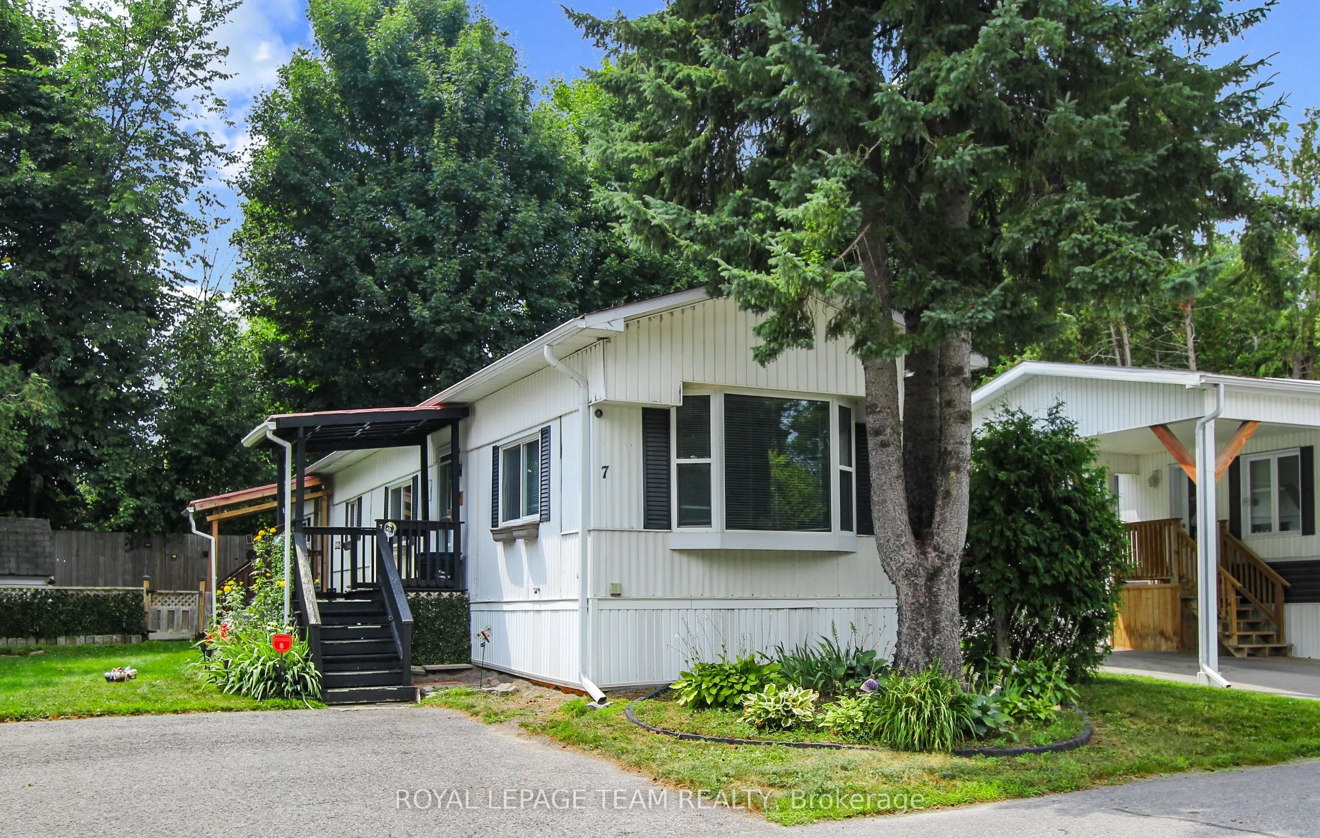 7 Rowan Road