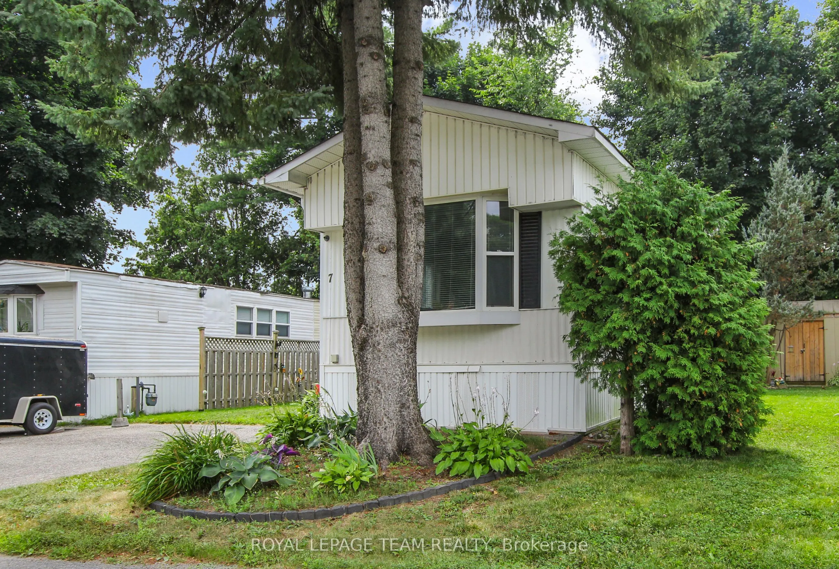7 Rowan Road