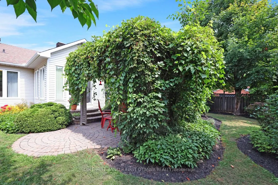 10 Ladybirds Crescent
