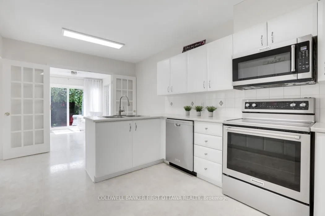 10 Ladybirds Crescent