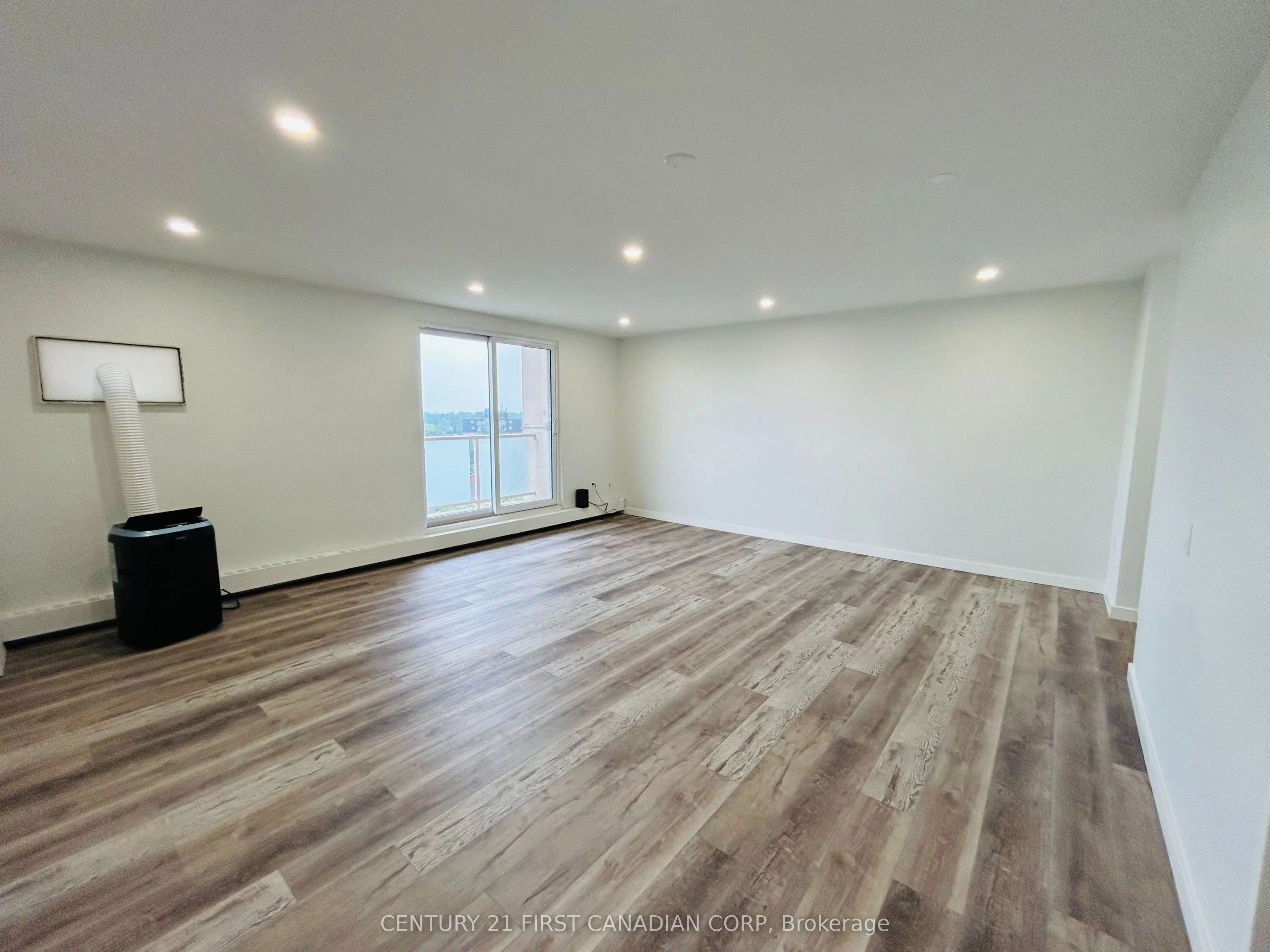 573 Mornington Avenue, #802
