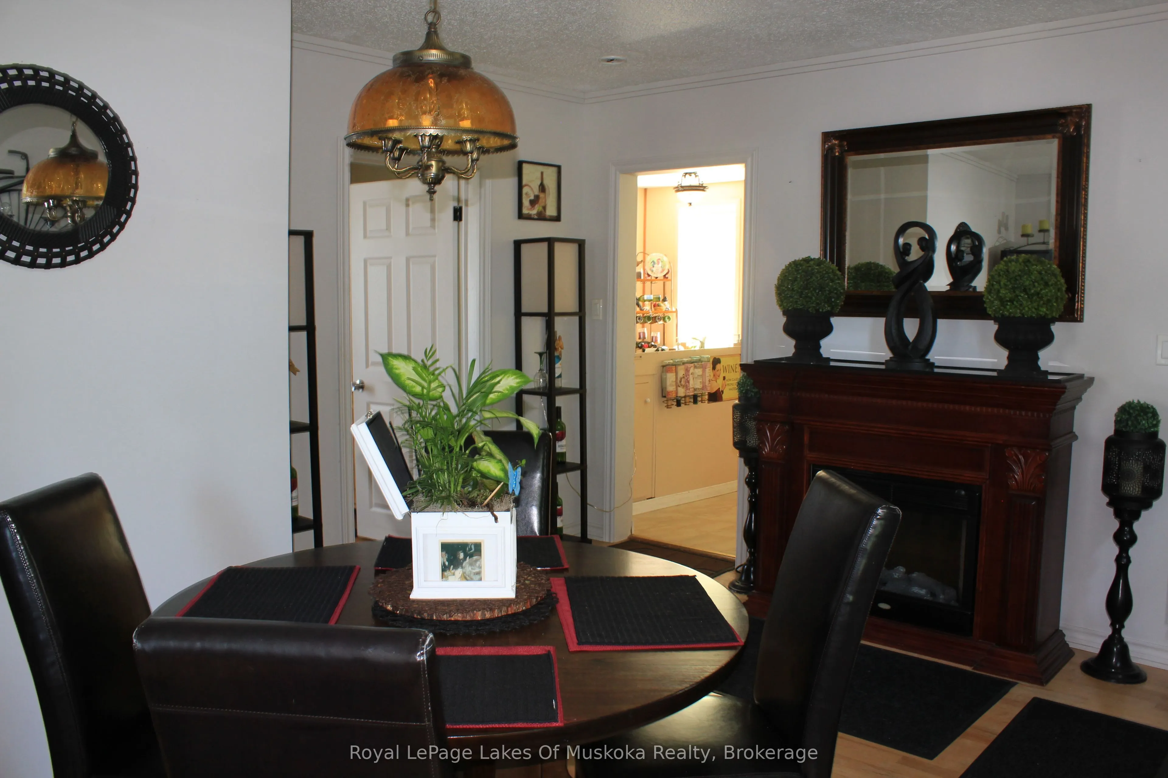 7 Duncan Street W