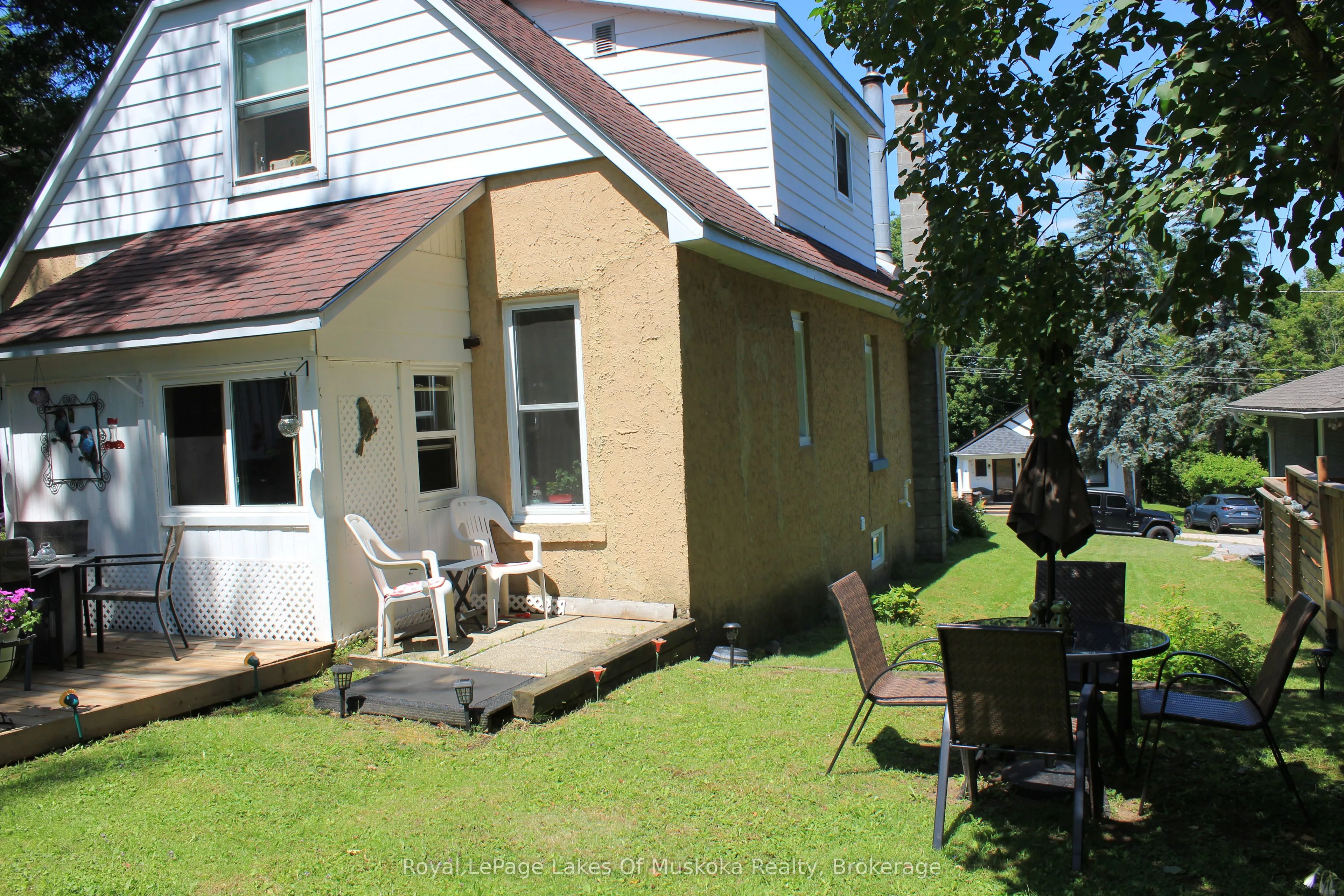 7 Duncan Street W