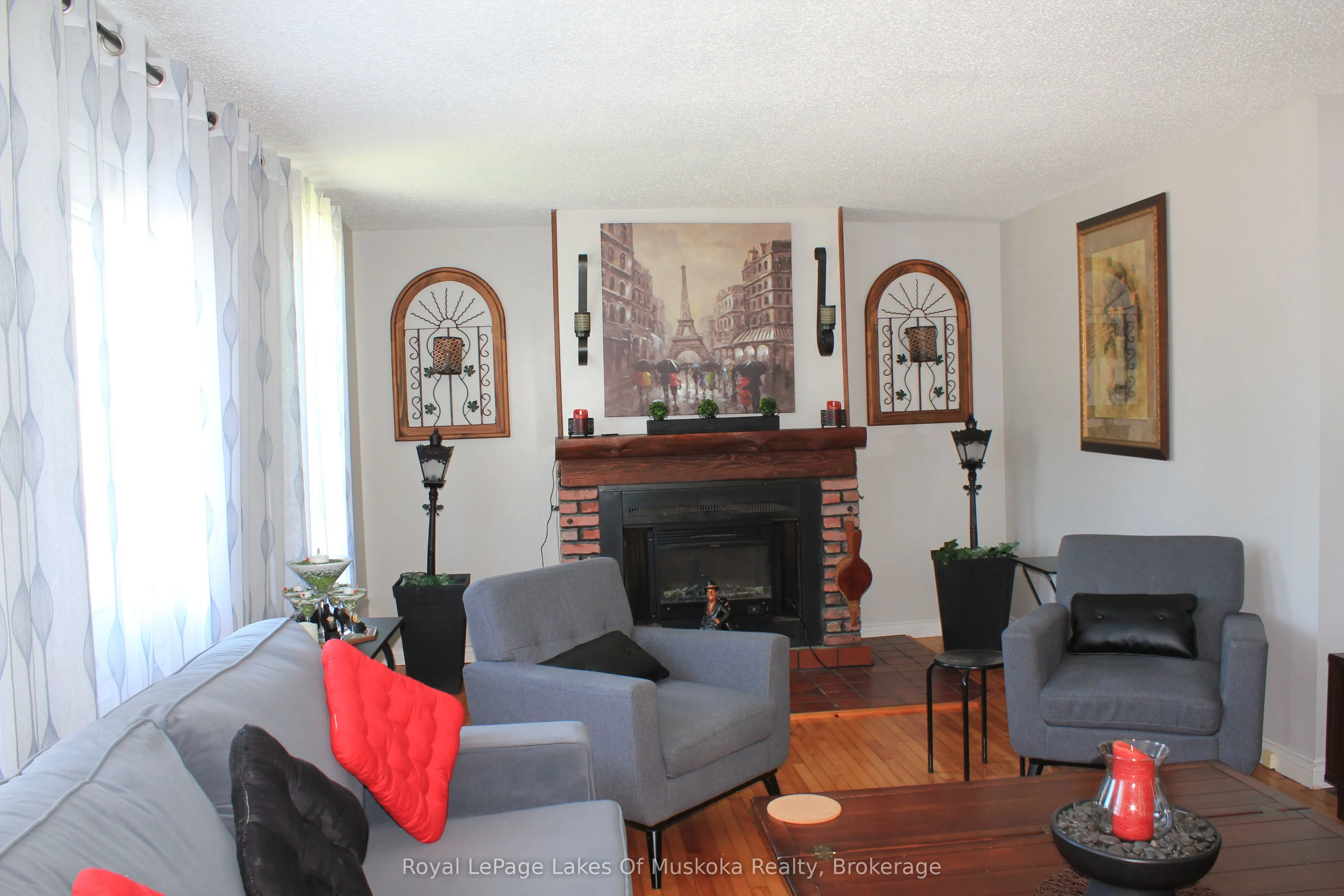 7 Duncan Street W