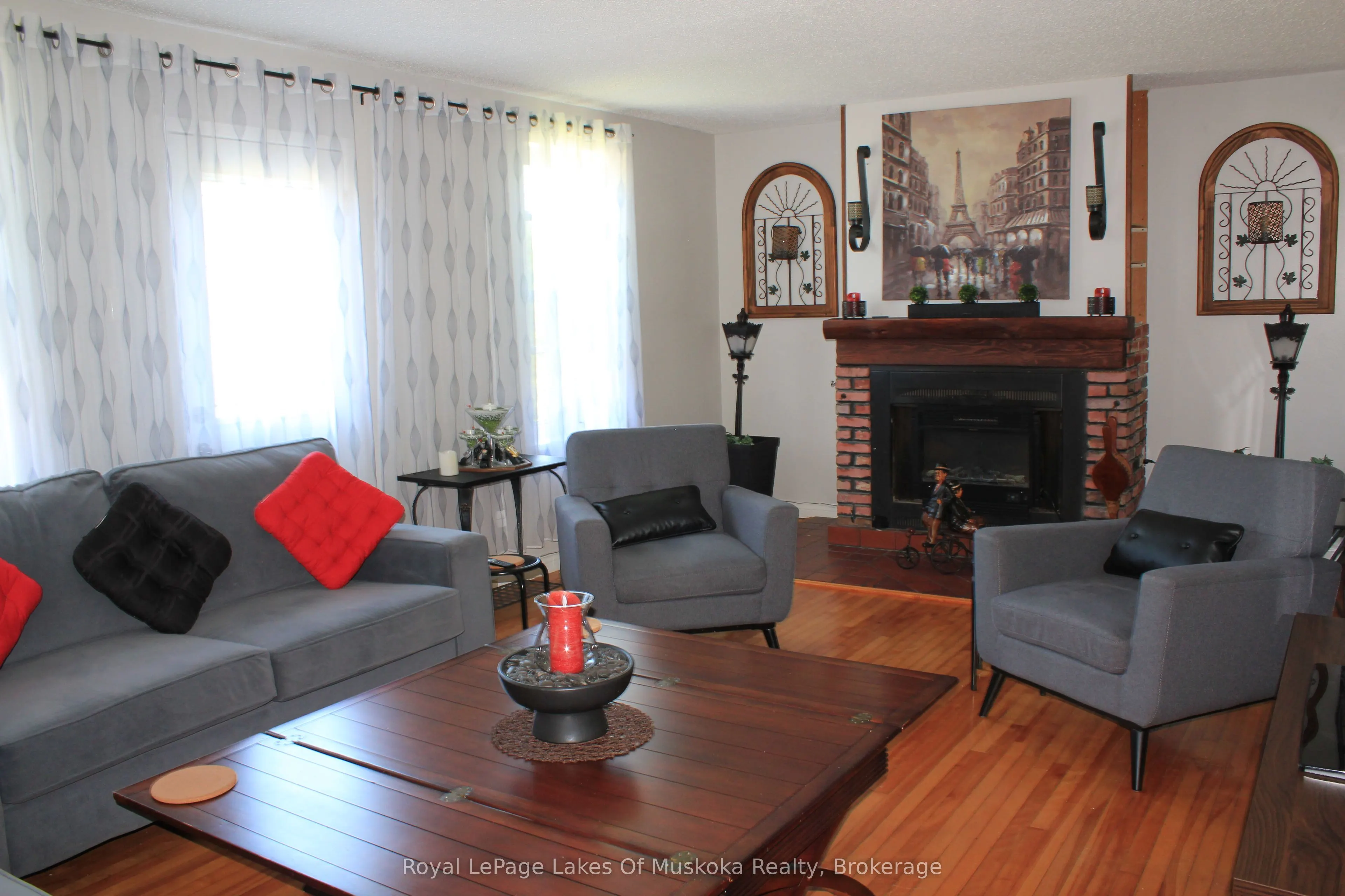 7 Duncan Street W
