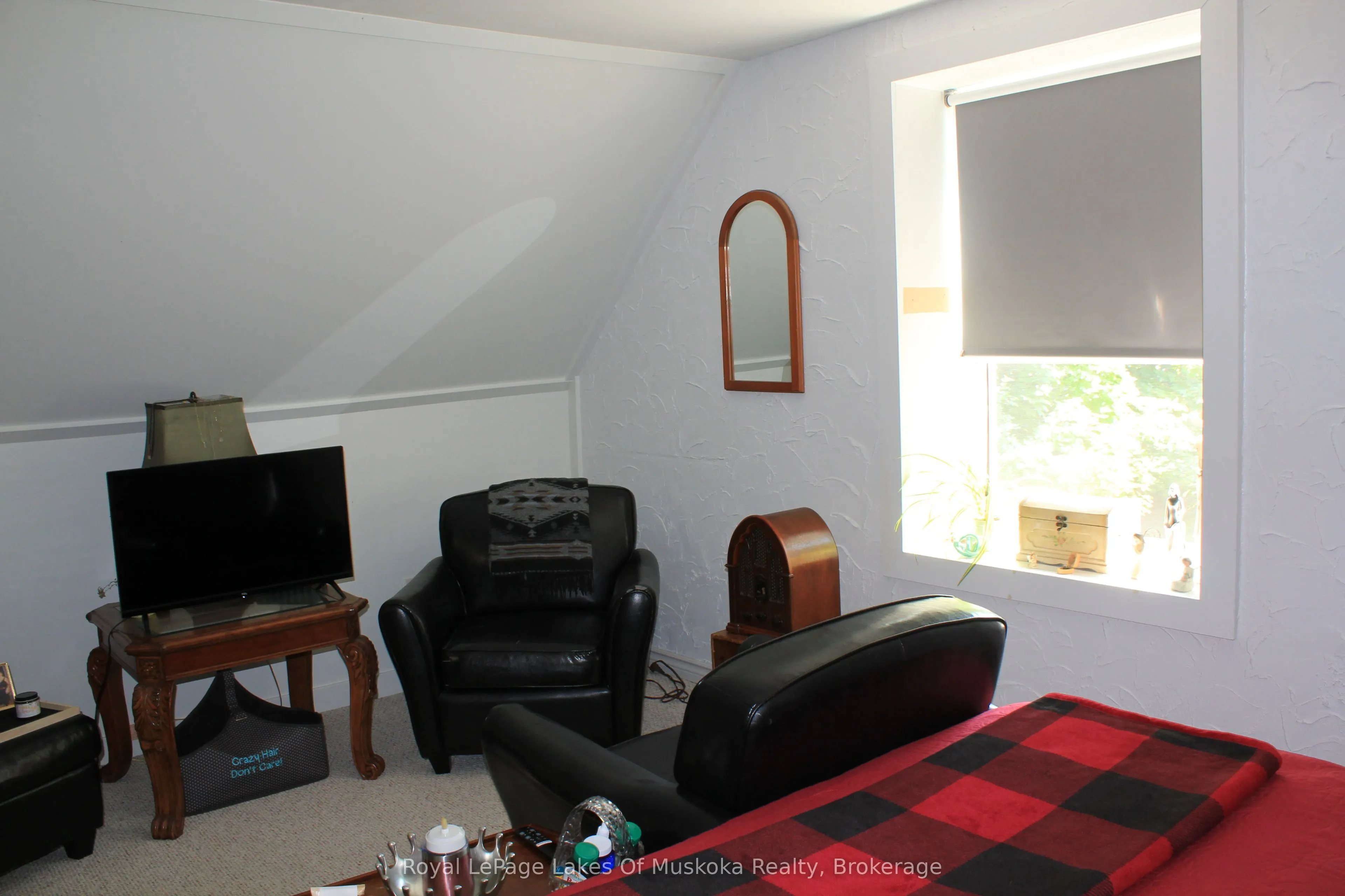 7 Duncan Street W