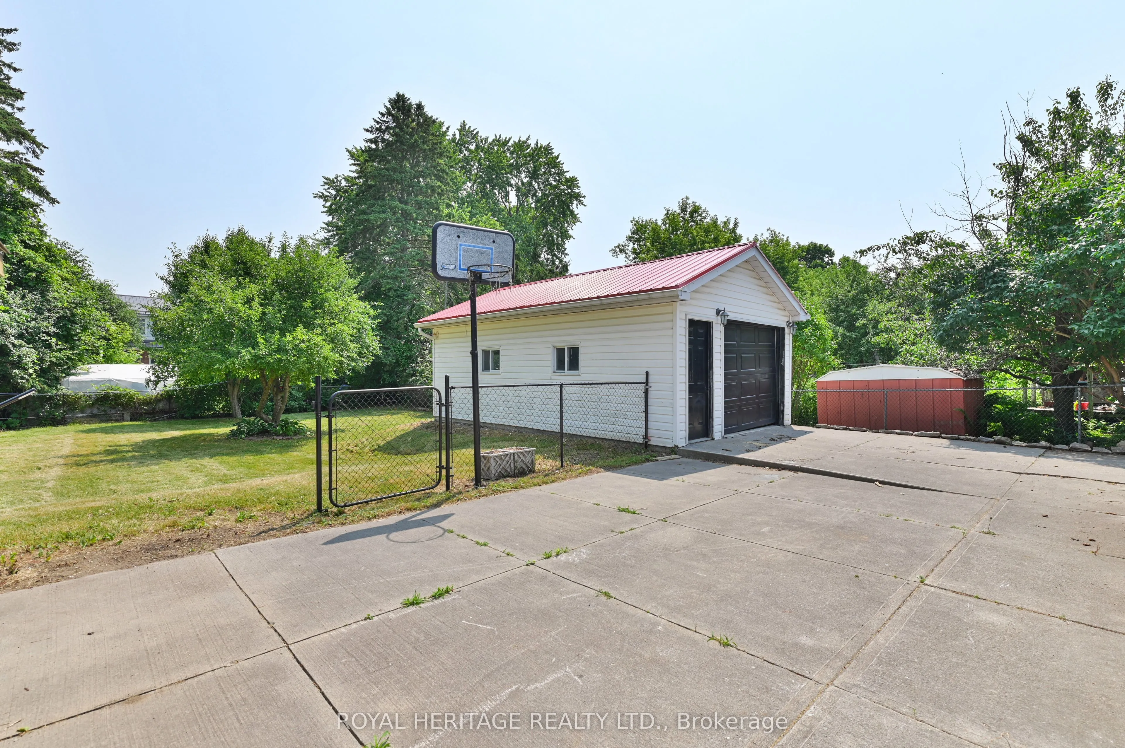 285 Herchimer Avenue