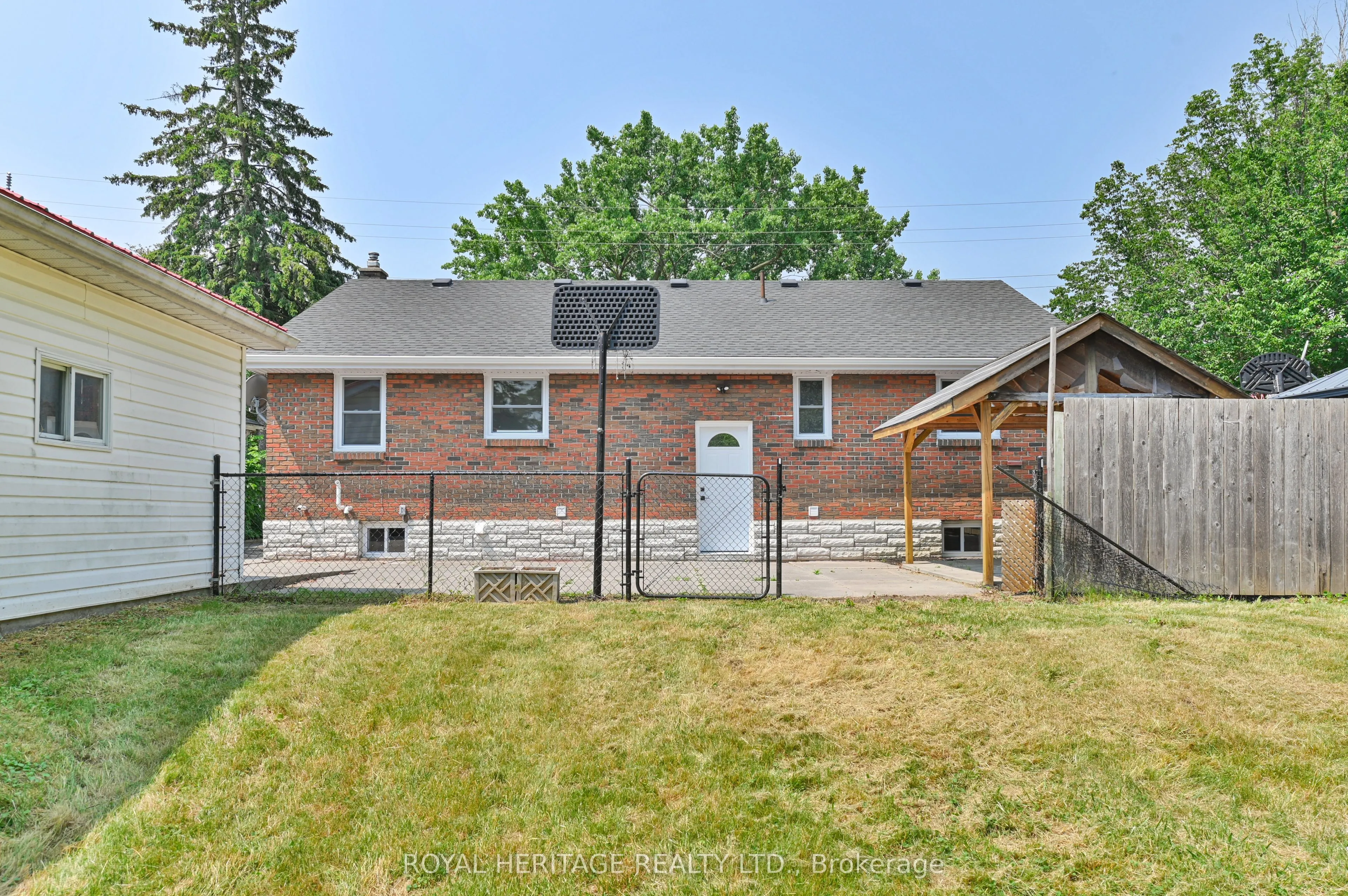 285 Herchimer Avenue