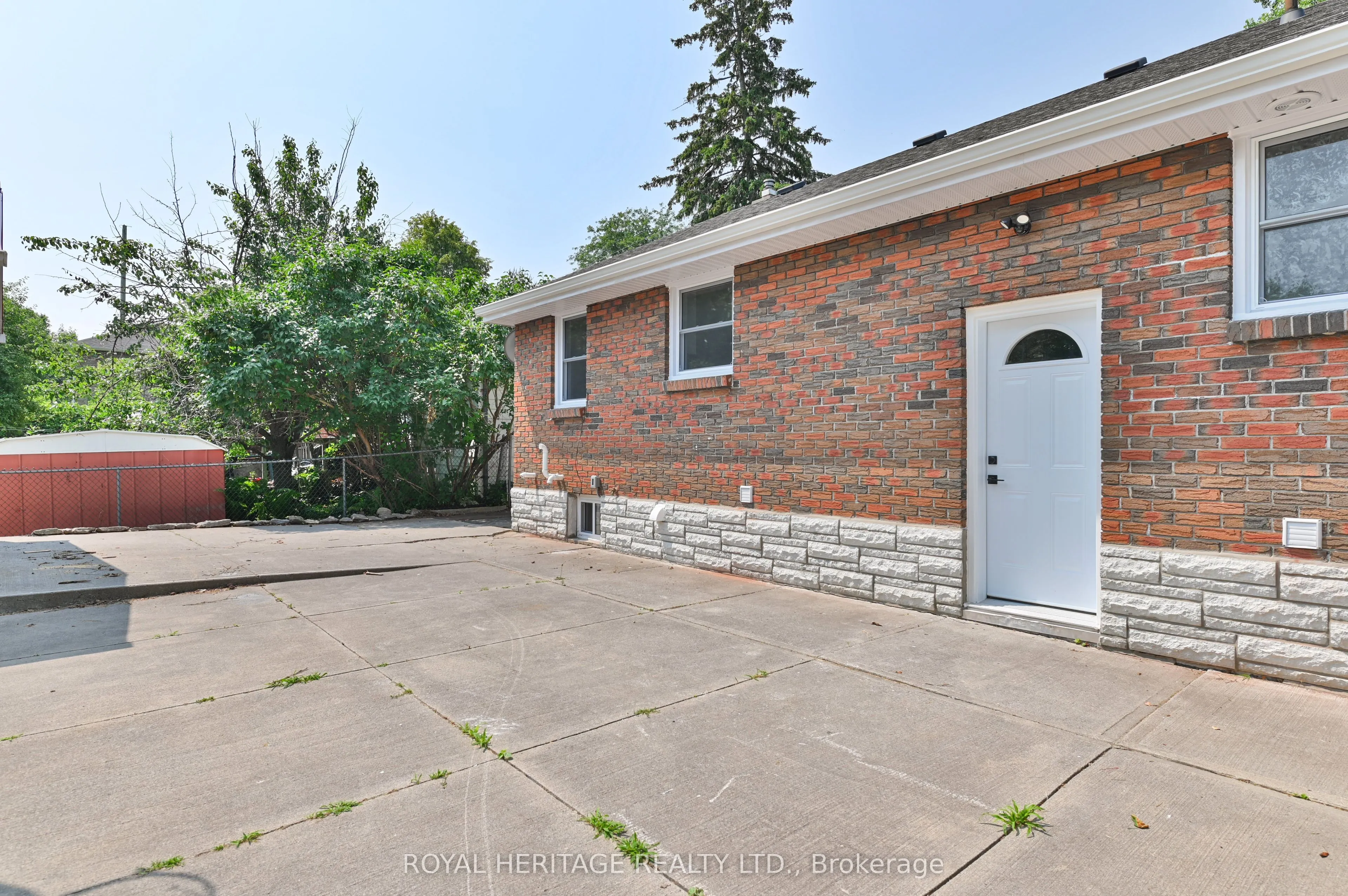 285 Herchimer Avenue