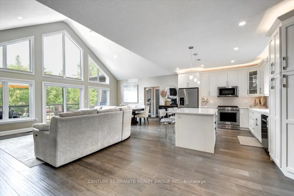 9 Bancroft Ridge Drive
