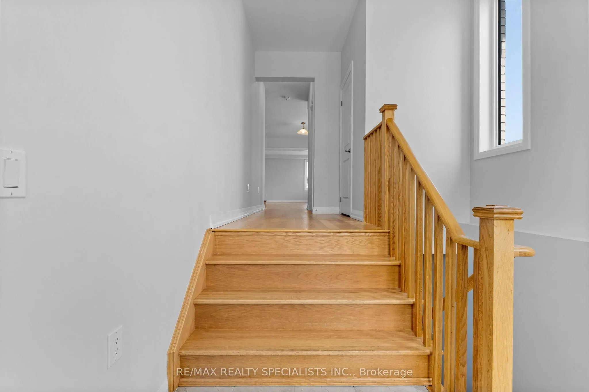1407 Upper Thames Drive