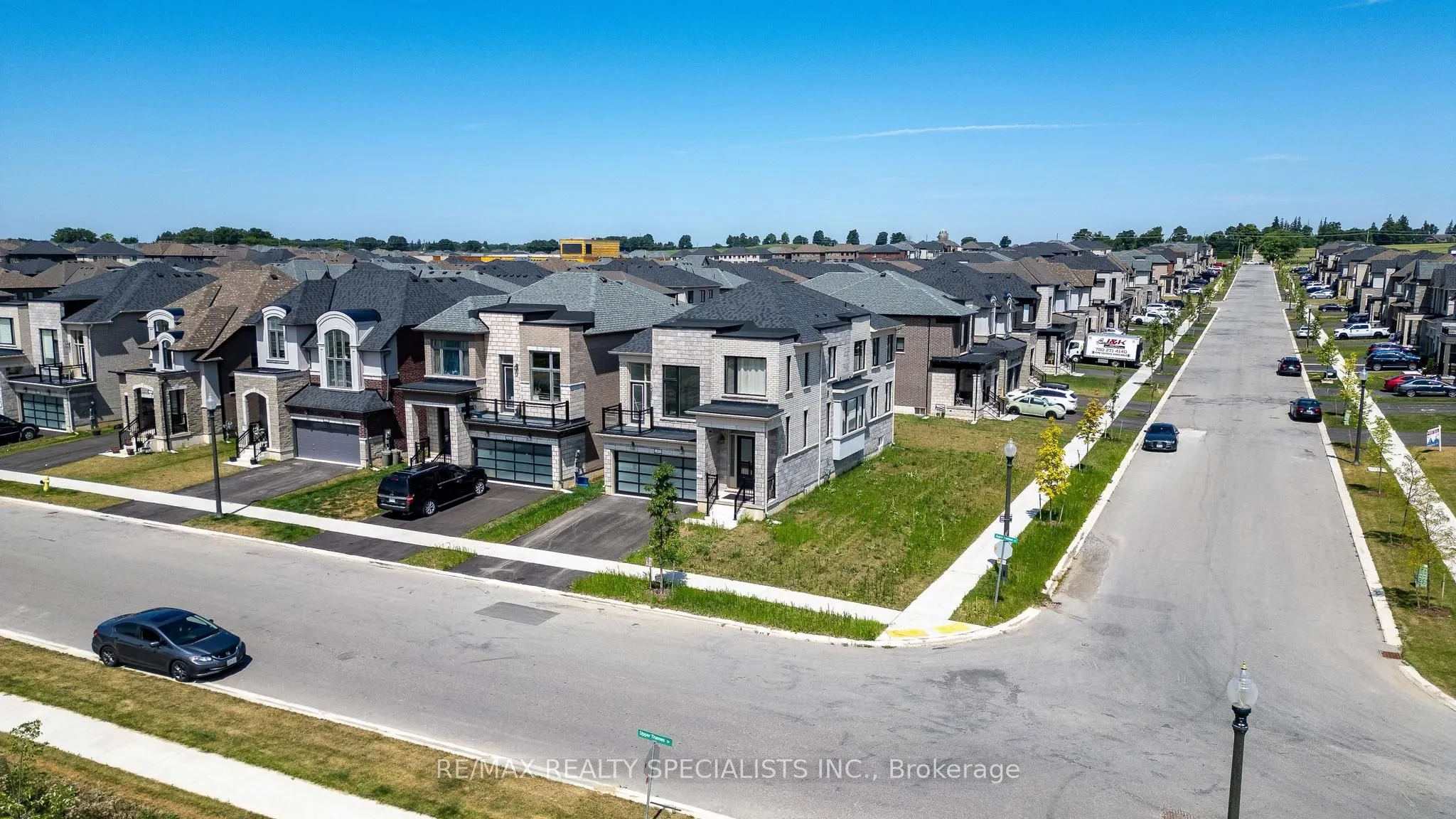 1407 Upper Thames Drive