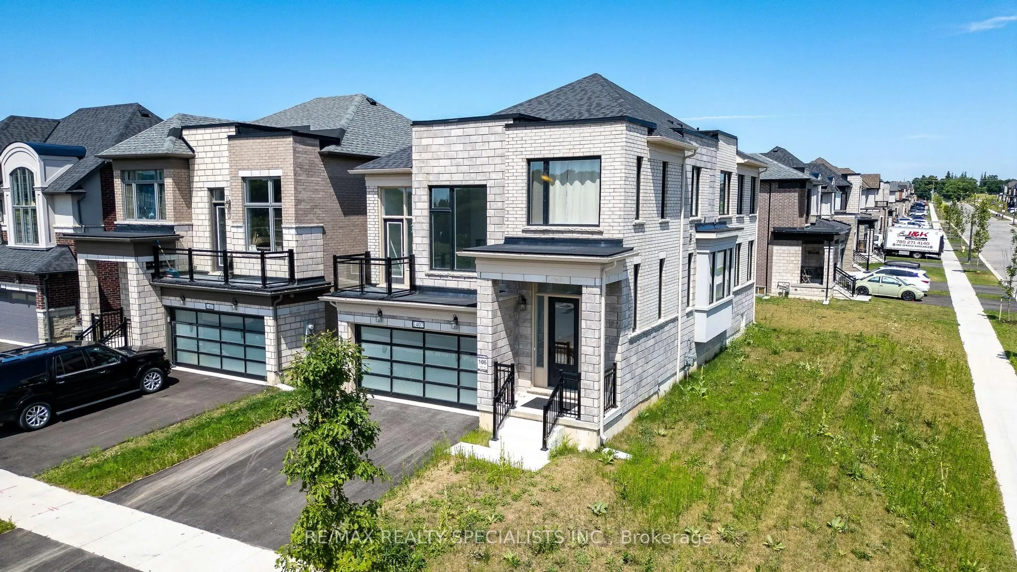 1407 Upper Thames Drive