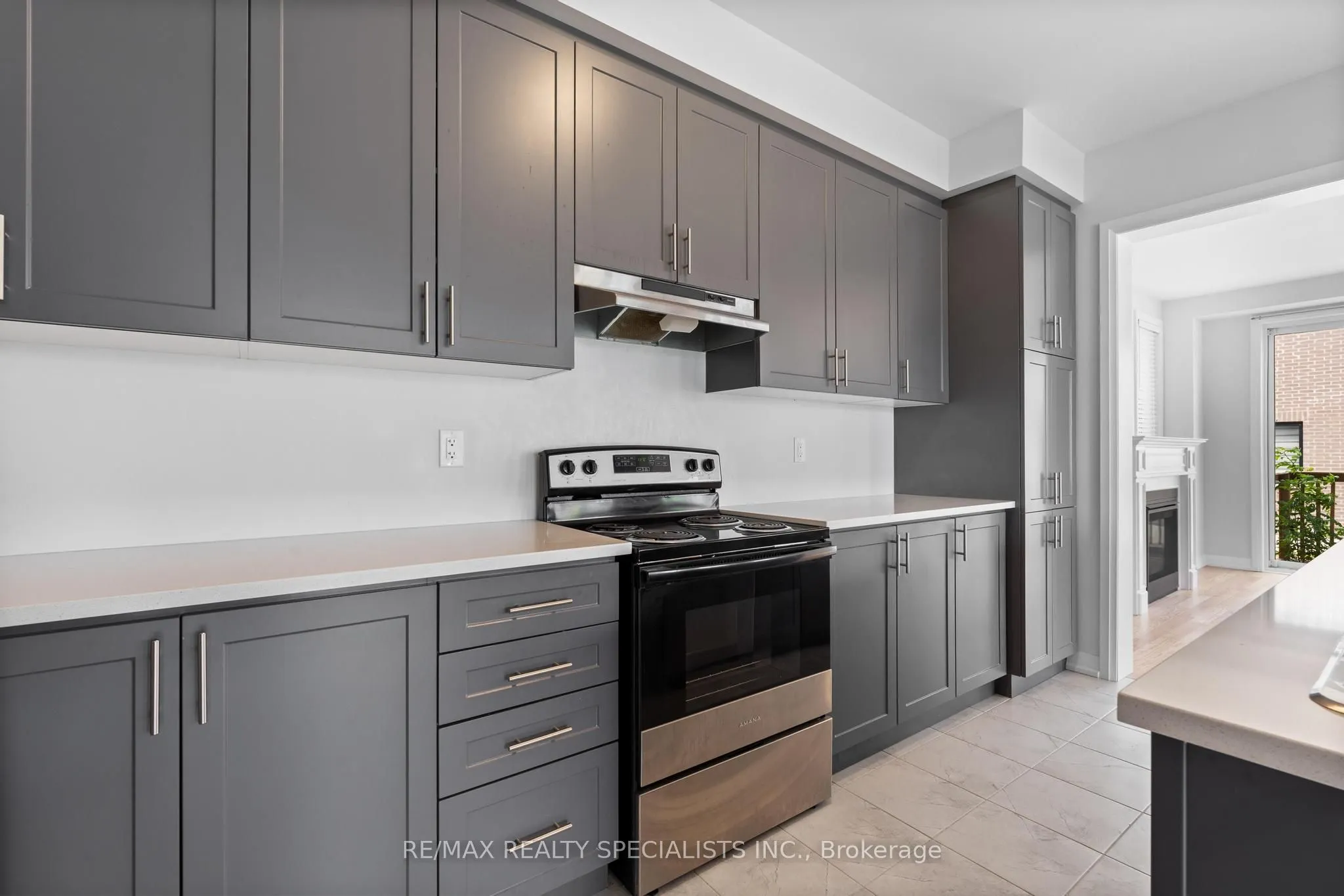 1407 Upper Thames Drive